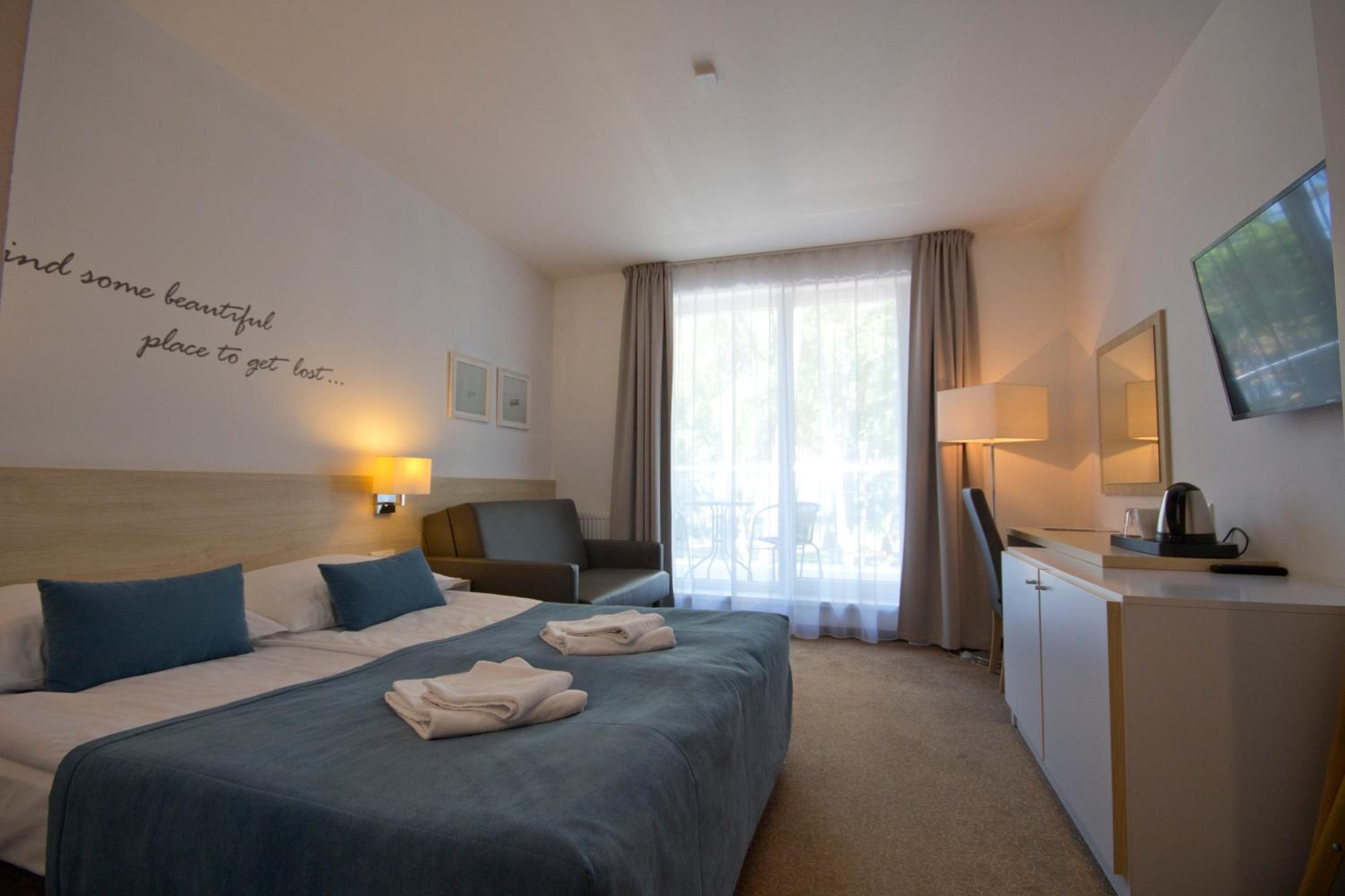 Standard Double or Twin Room photo 1