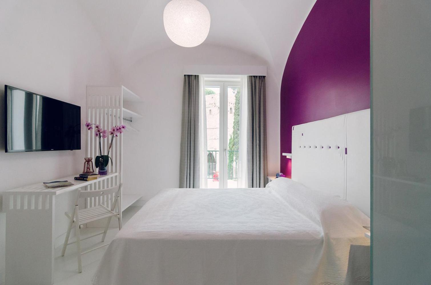 Double Room with Balcony - Photo 1