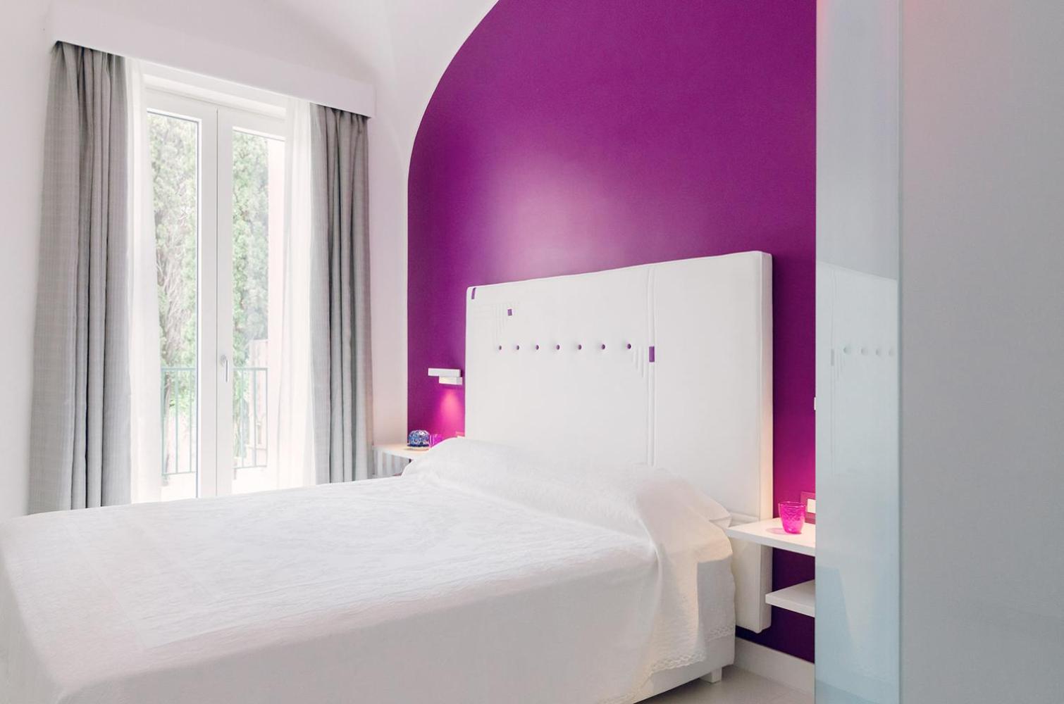 Double Room with Balcony - Photo 4
