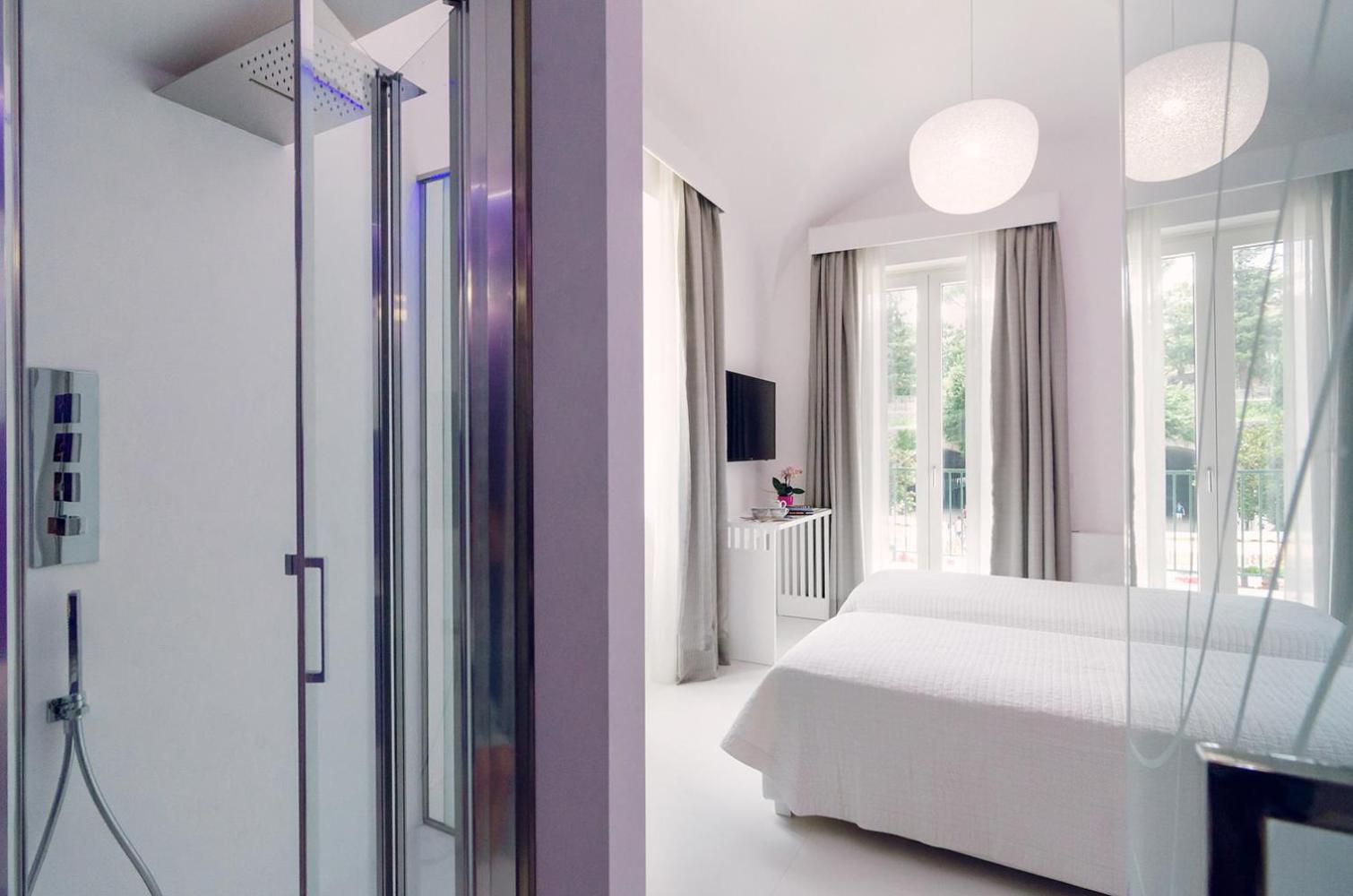 Deluxe Double or Twin Room with Balcony - Photo 5