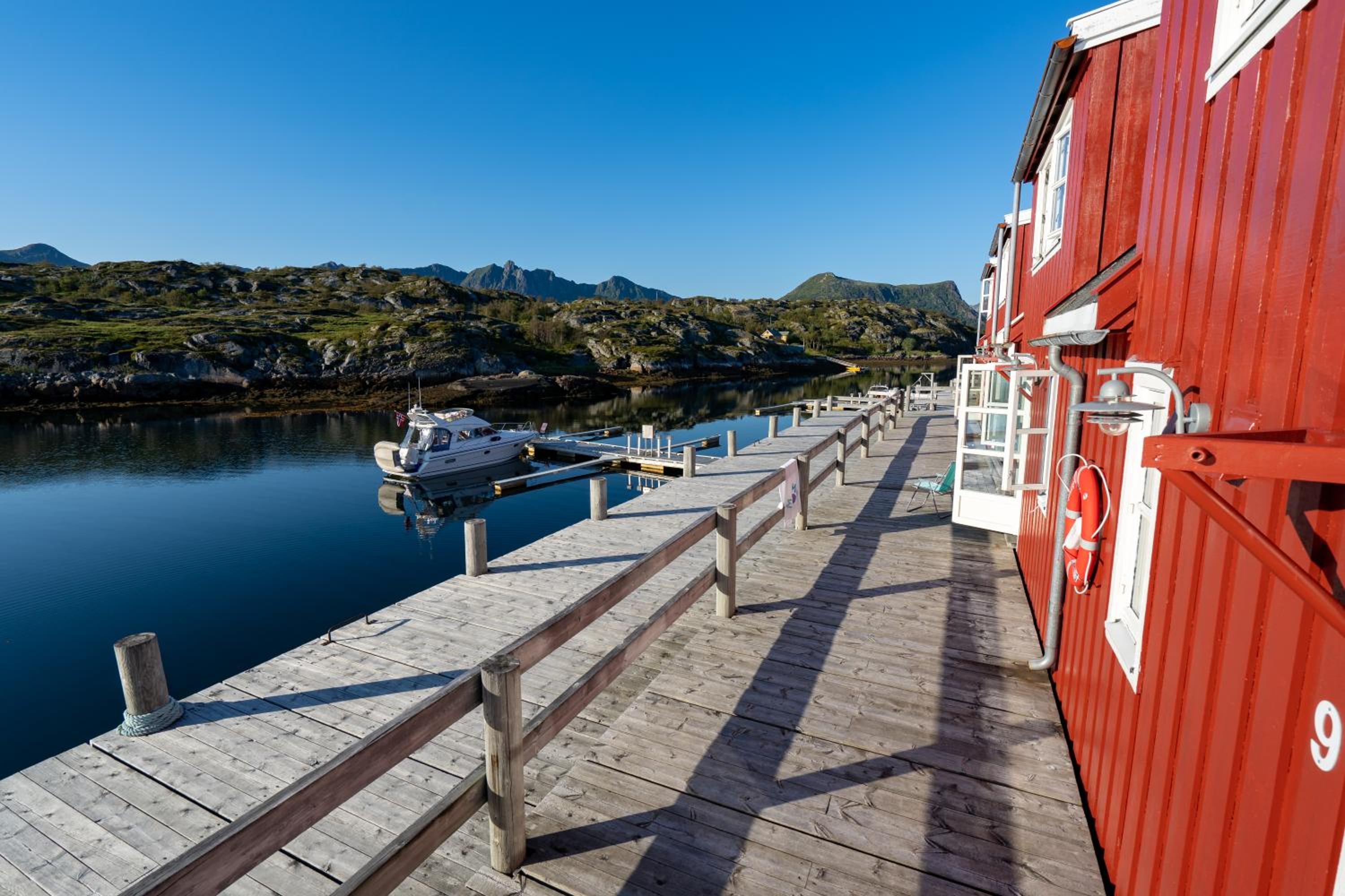 Two-Bedroom Cottage with Sea View - Photo 9