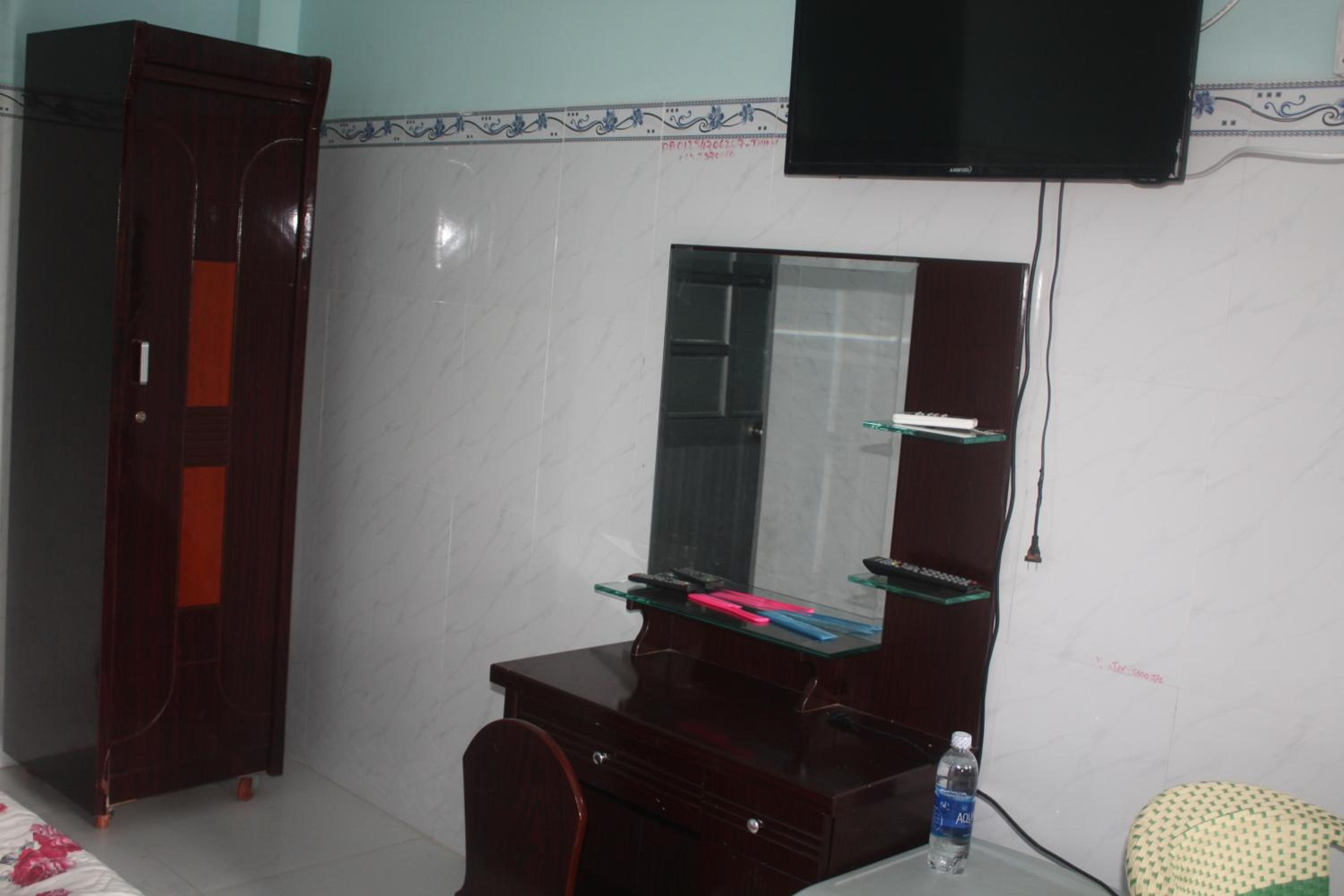 Family Room with Balcony photo 1