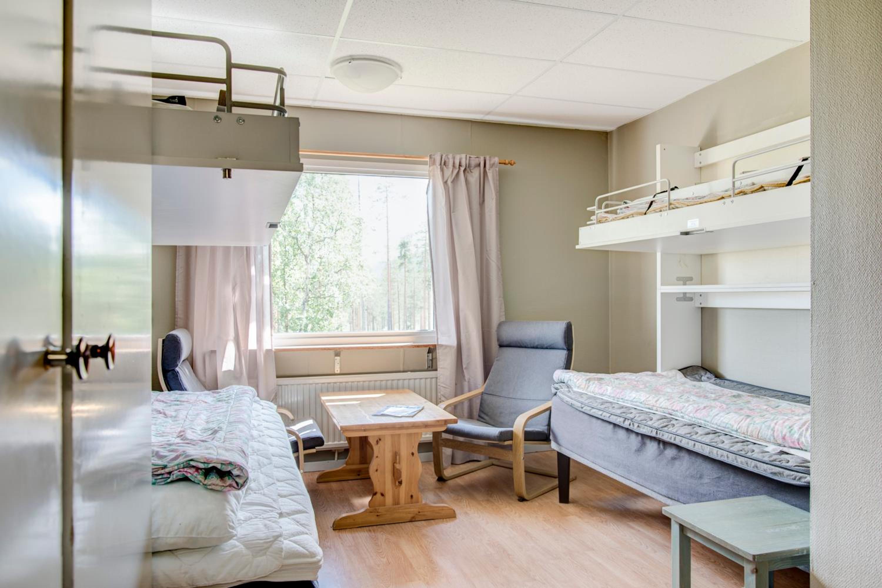Standard Twin Room with Private Toilet photo 3