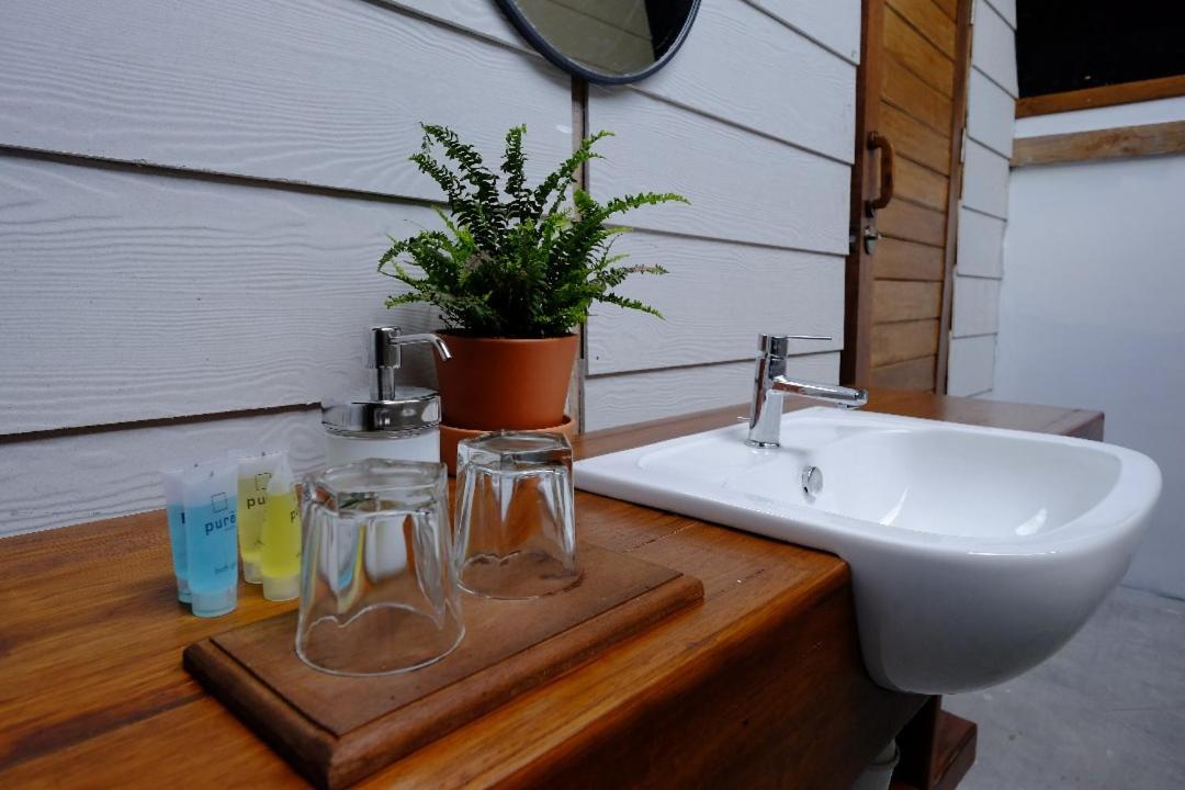Bungalow With Garden View photo 1