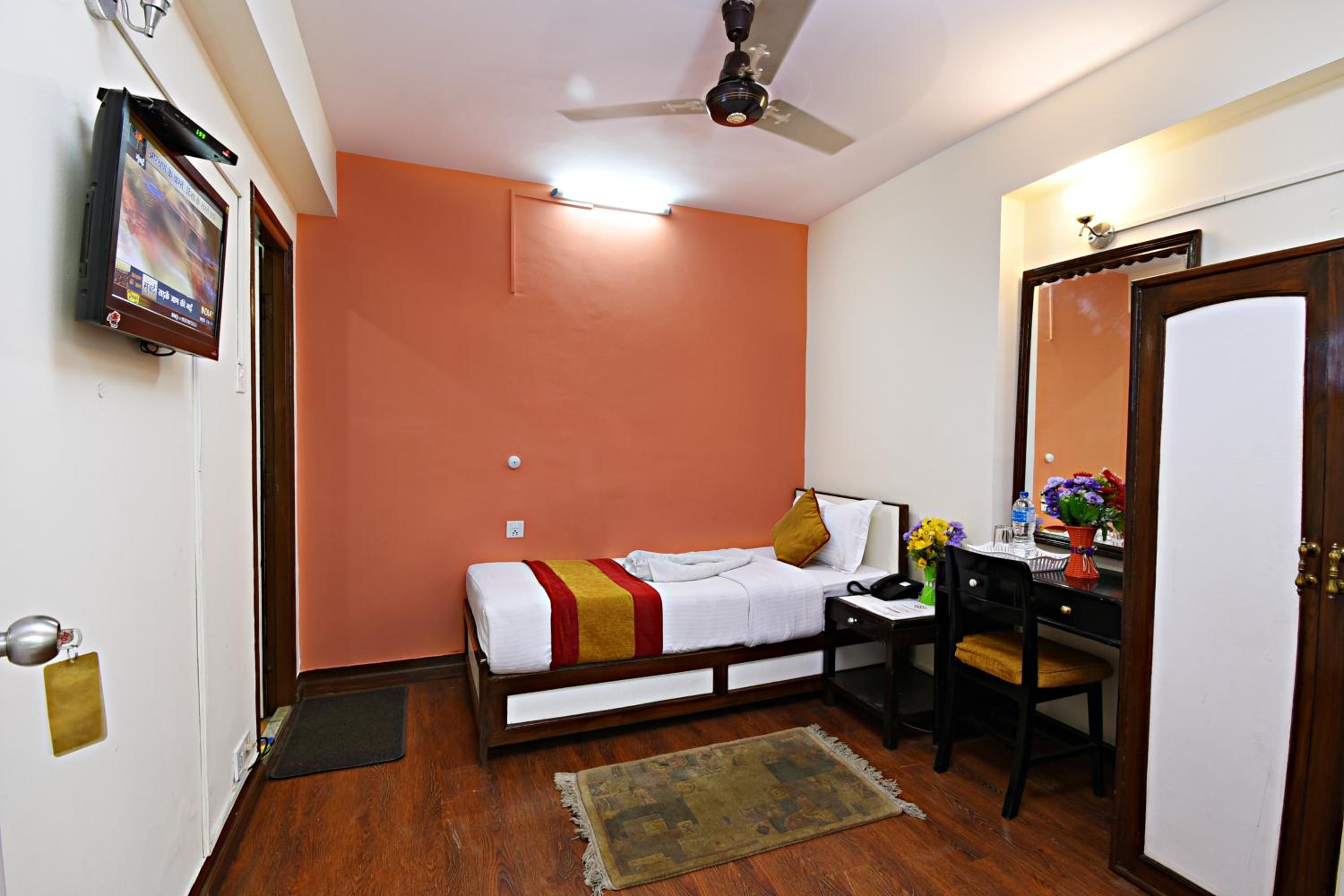 Standard Single Room - Photo 5