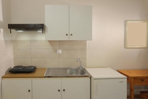 Deluxe Double Room with Side Sea View