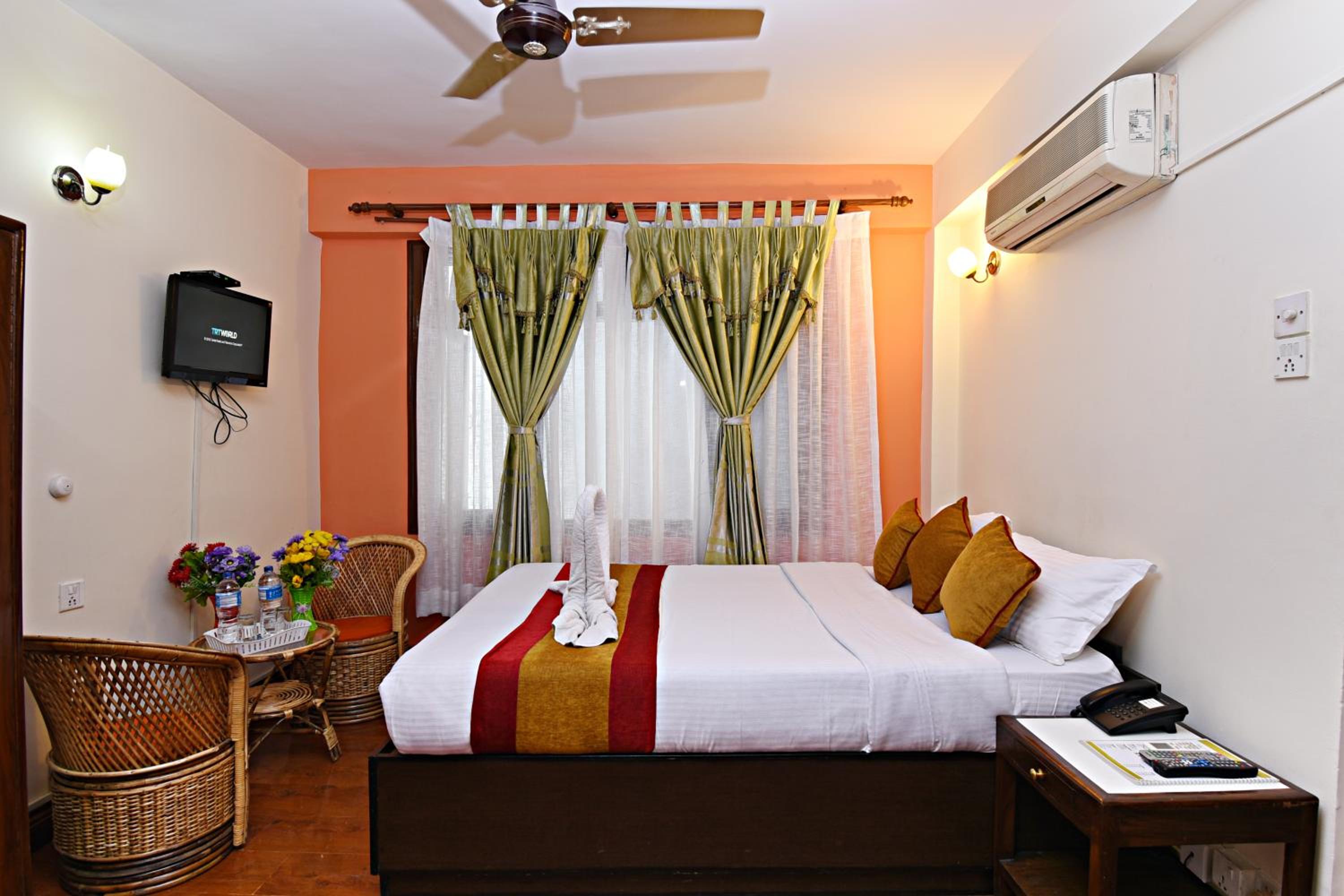 Deluxe Double or Twin Room - Photo 4