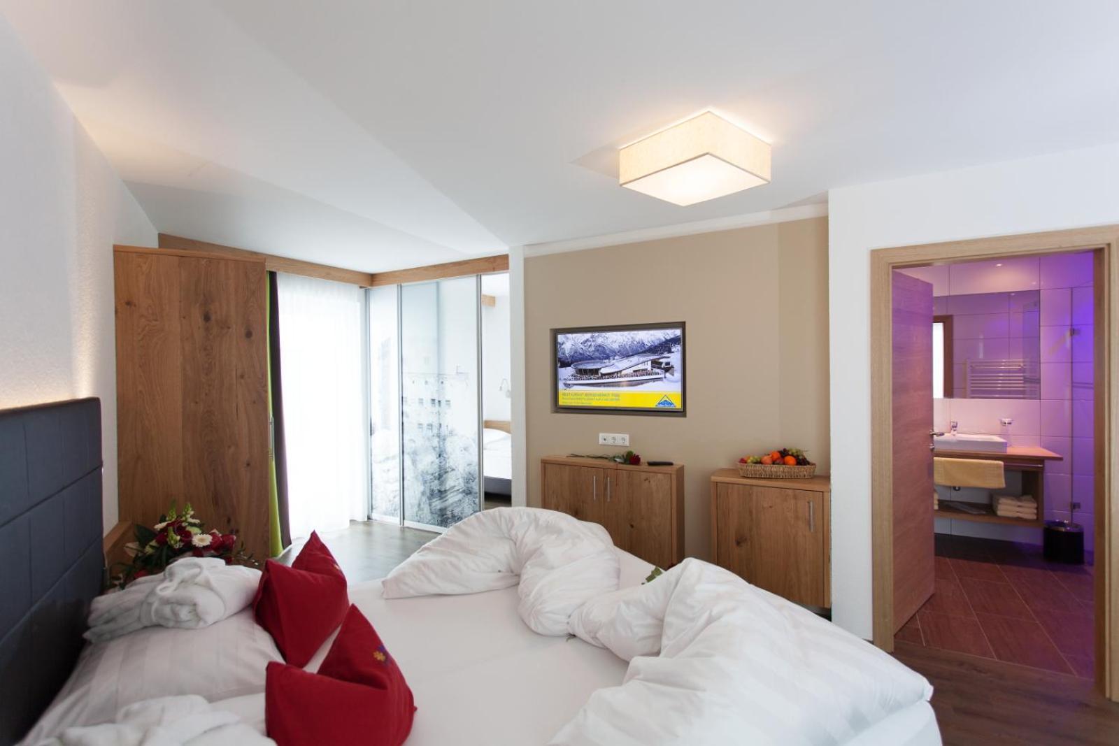 Superior Suite - Photo 5