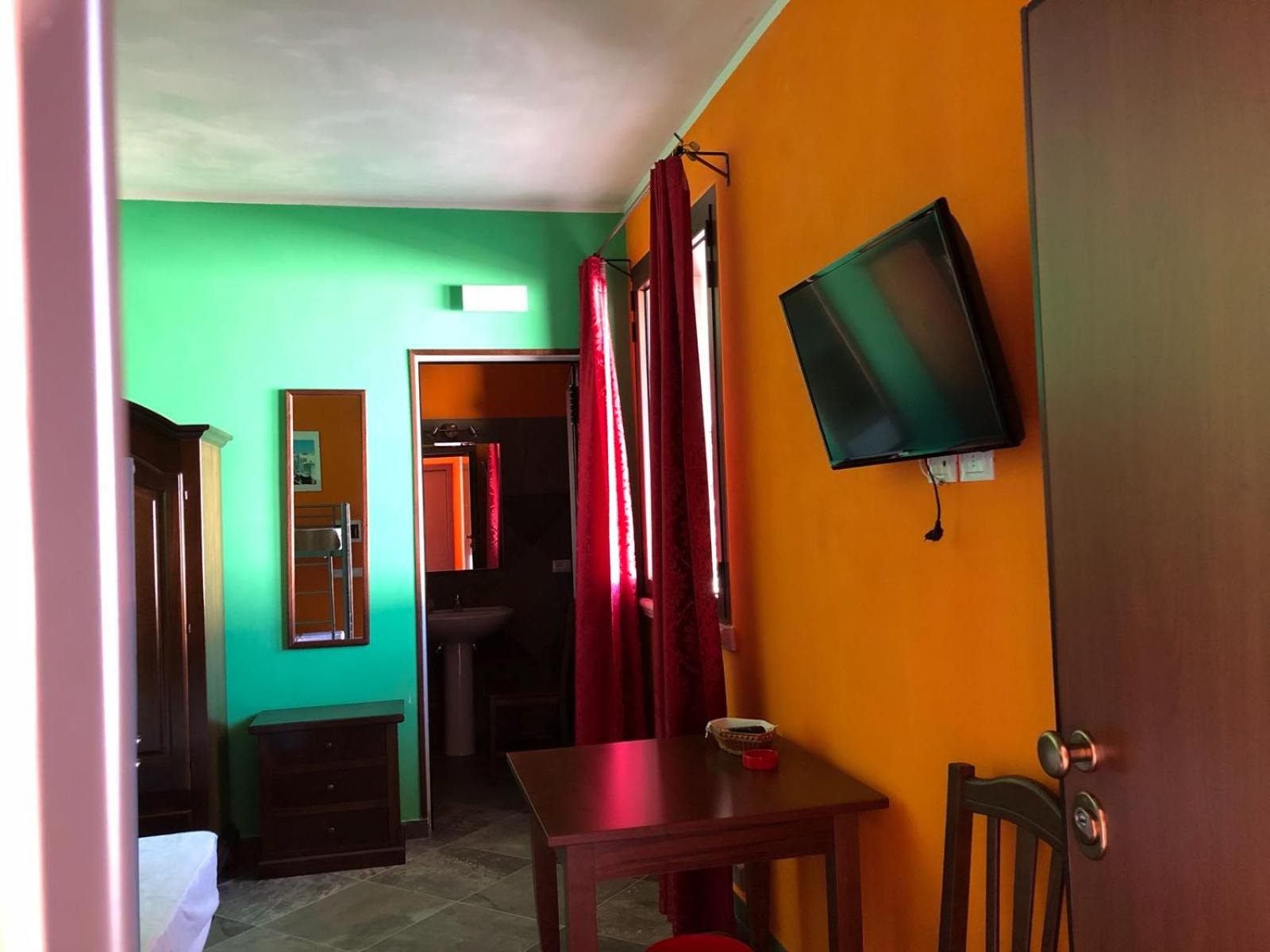 Double or Twin Room - Photo 2