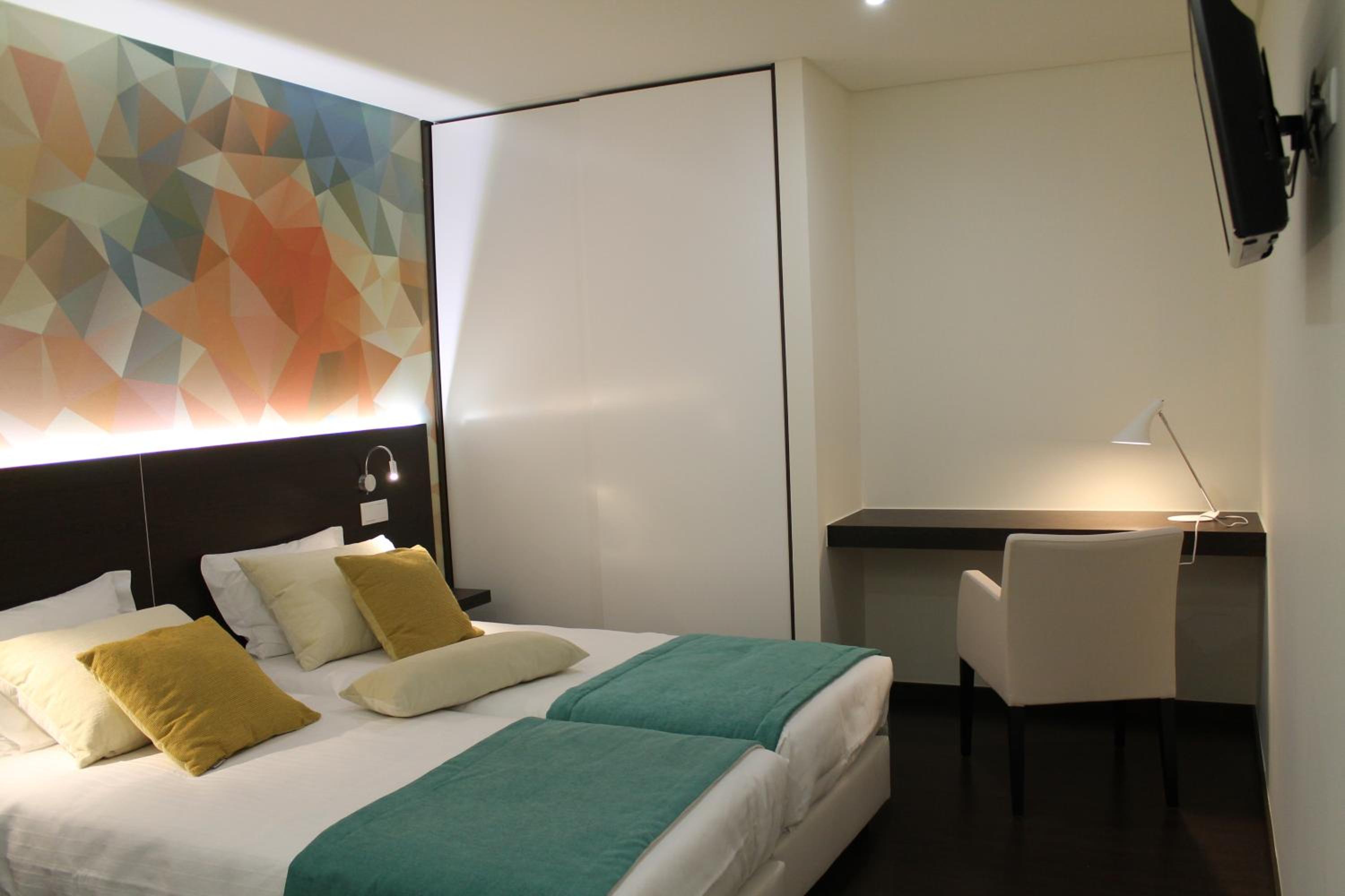 Twin Room - Disability Access photo 1