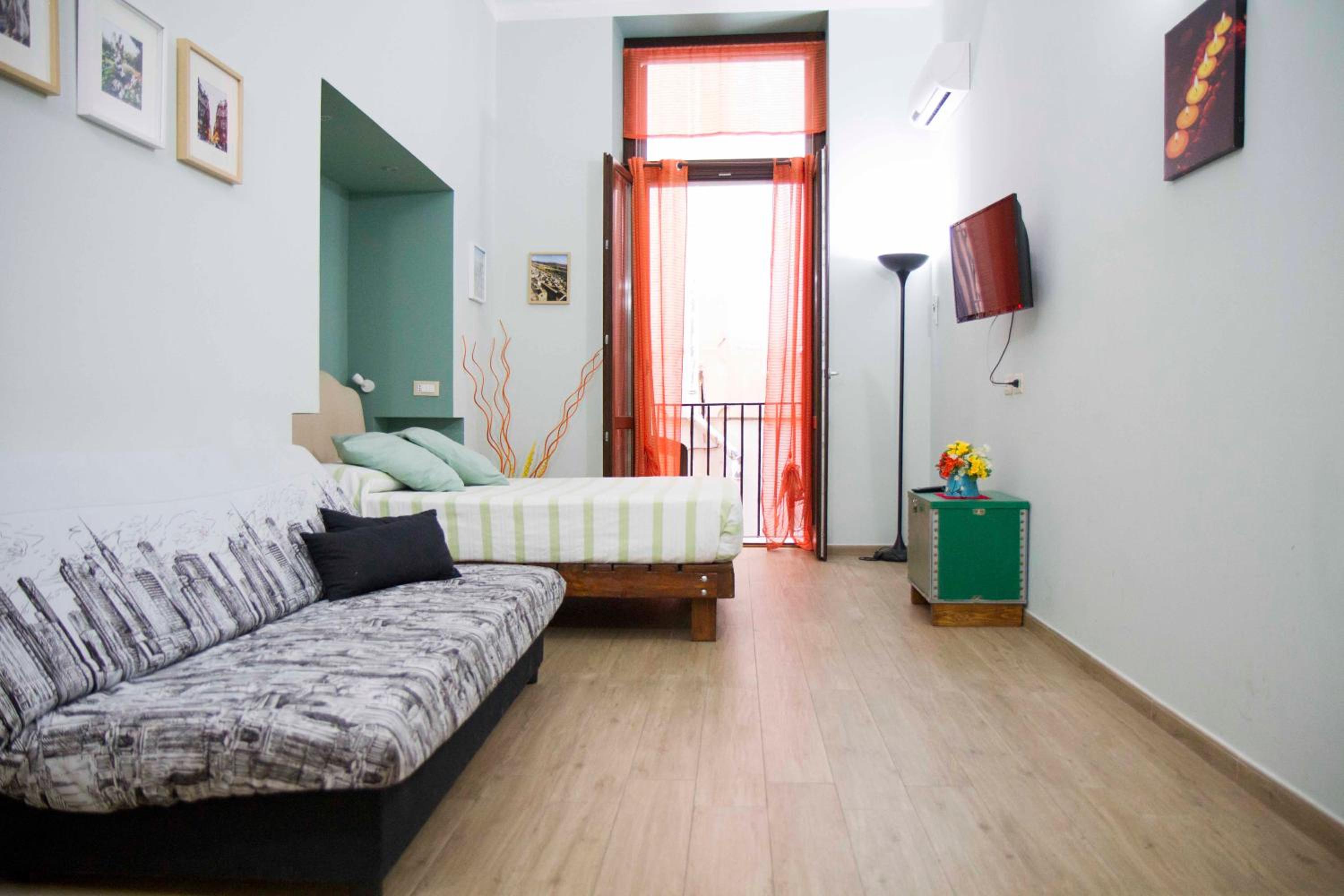 One-Bedroom Apartment - Photo 19