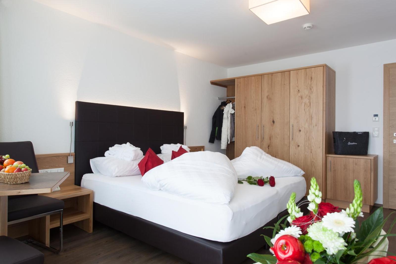 Deluxe Double Room - Photo 7