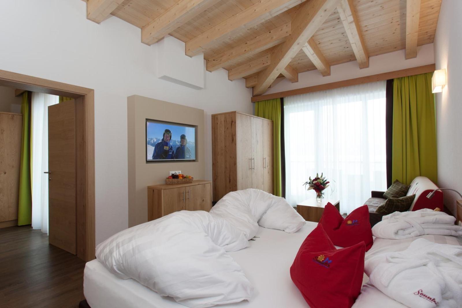 Superior Suite - Photo 3