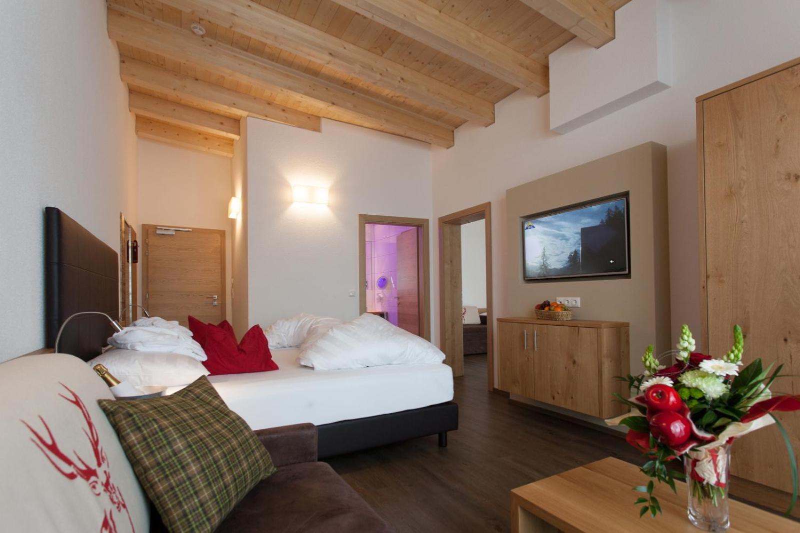 Superior Suite - Photo 2