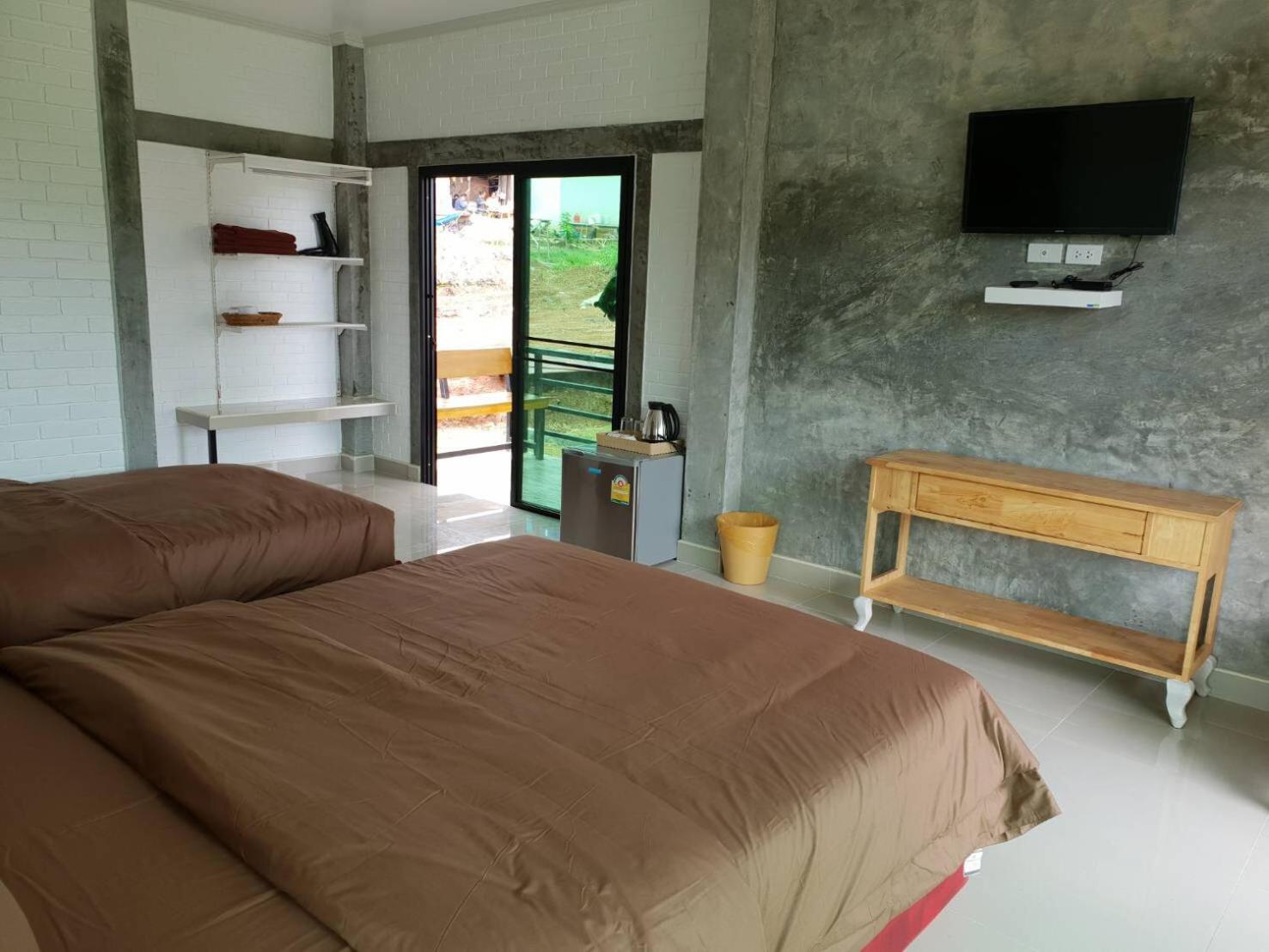 Deluxe Triple Room - Photo 7