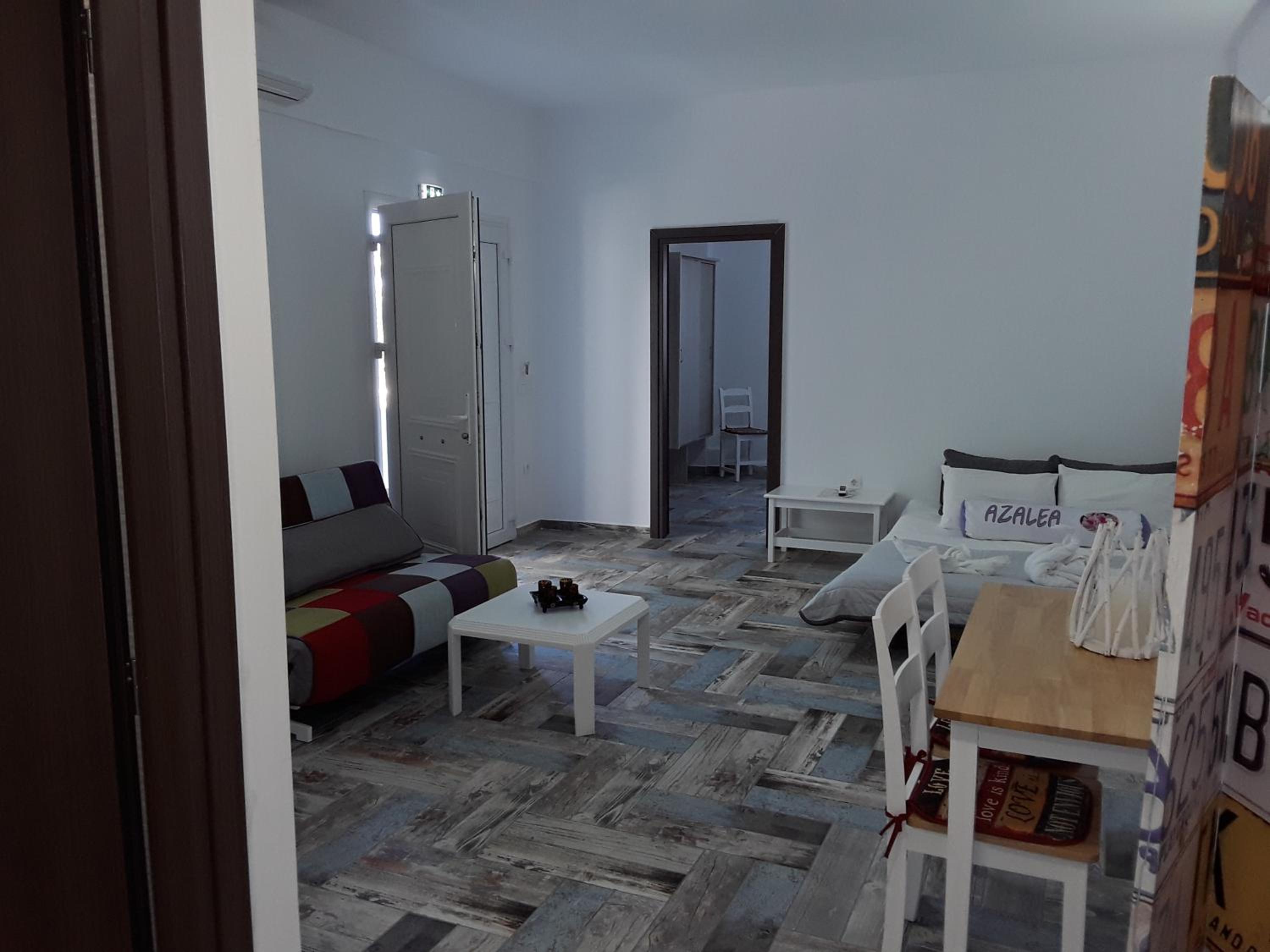 Apartment with Garden View