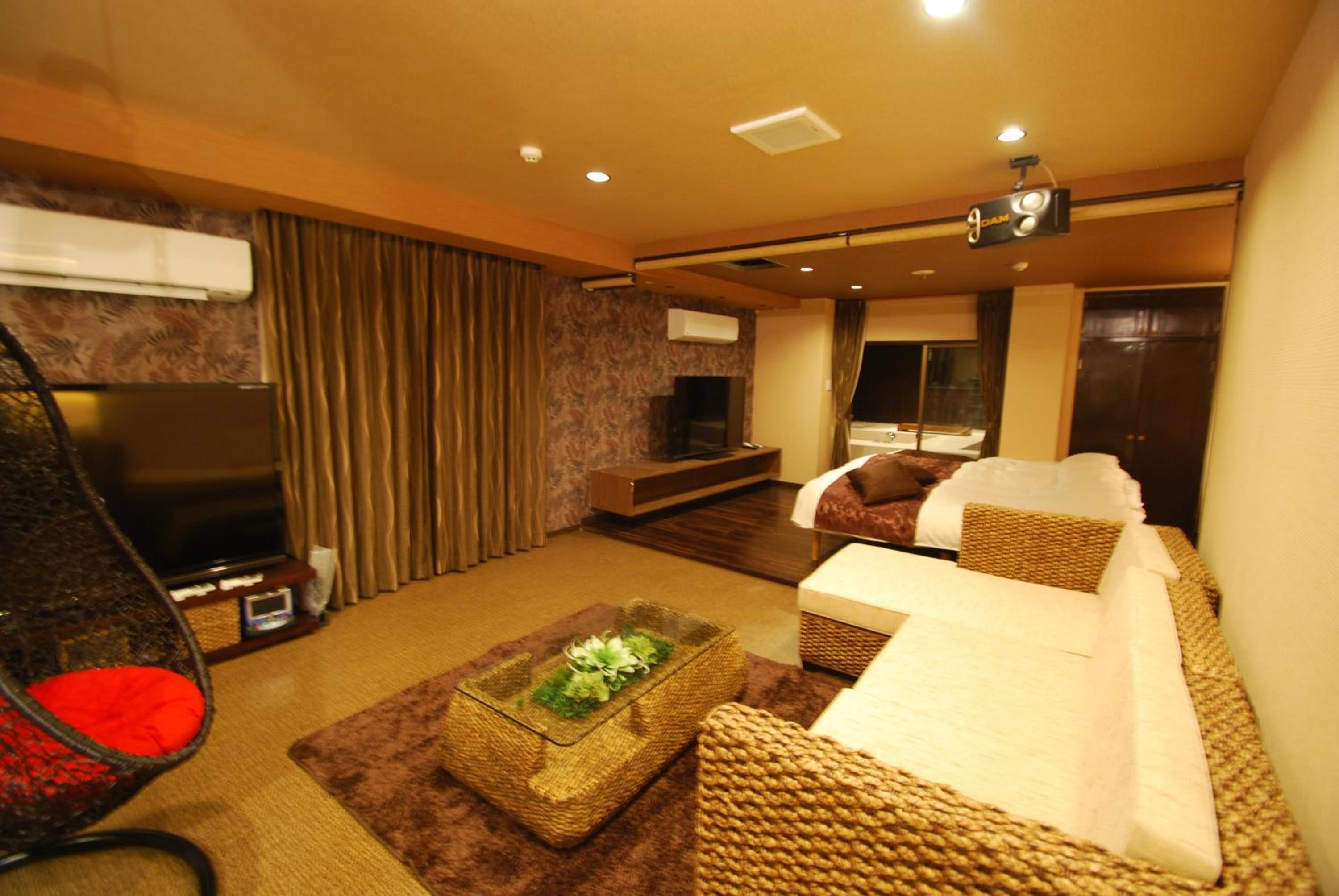 One-Bedroom Apartment photo 2