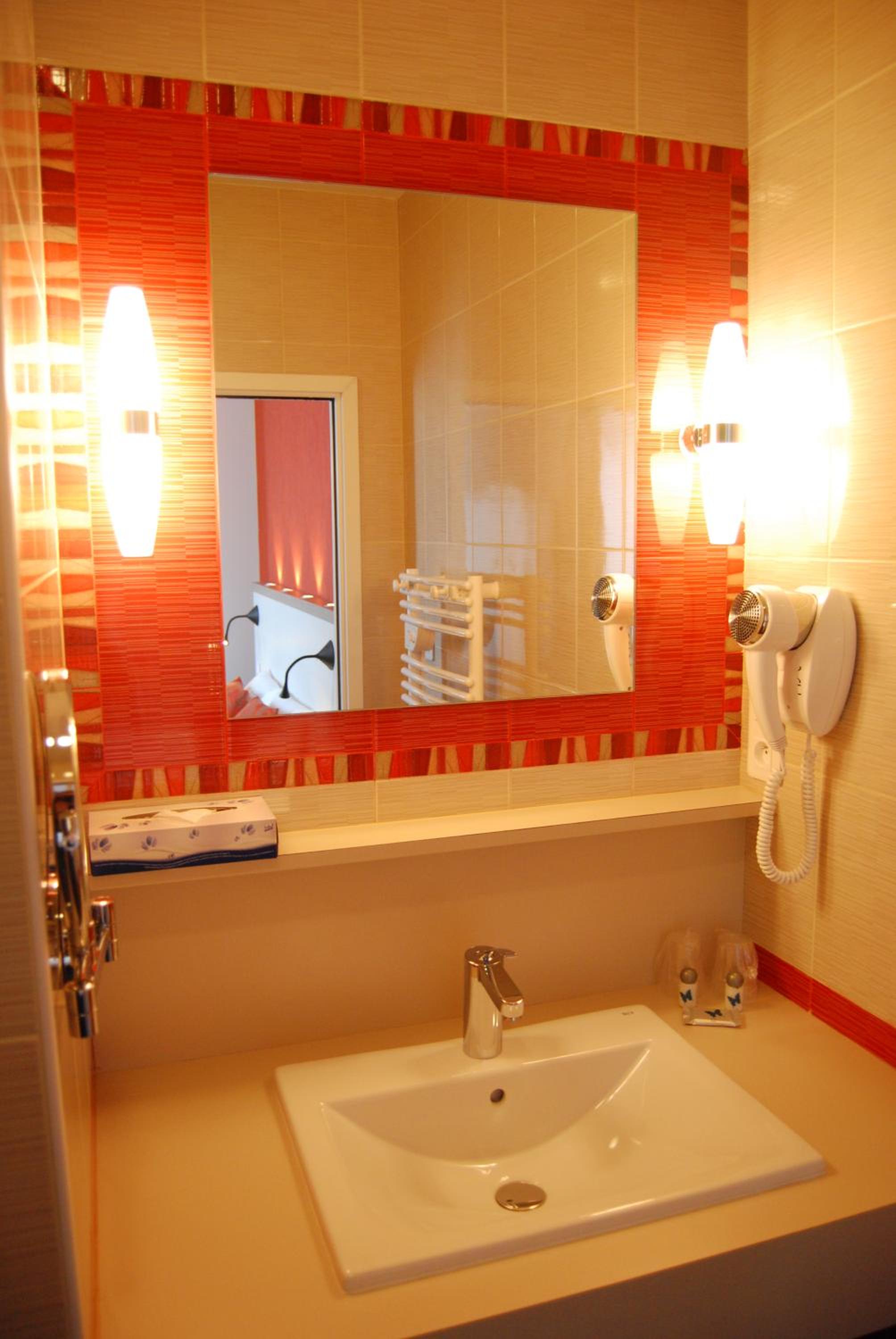 Superior Twin Room - Photo 7