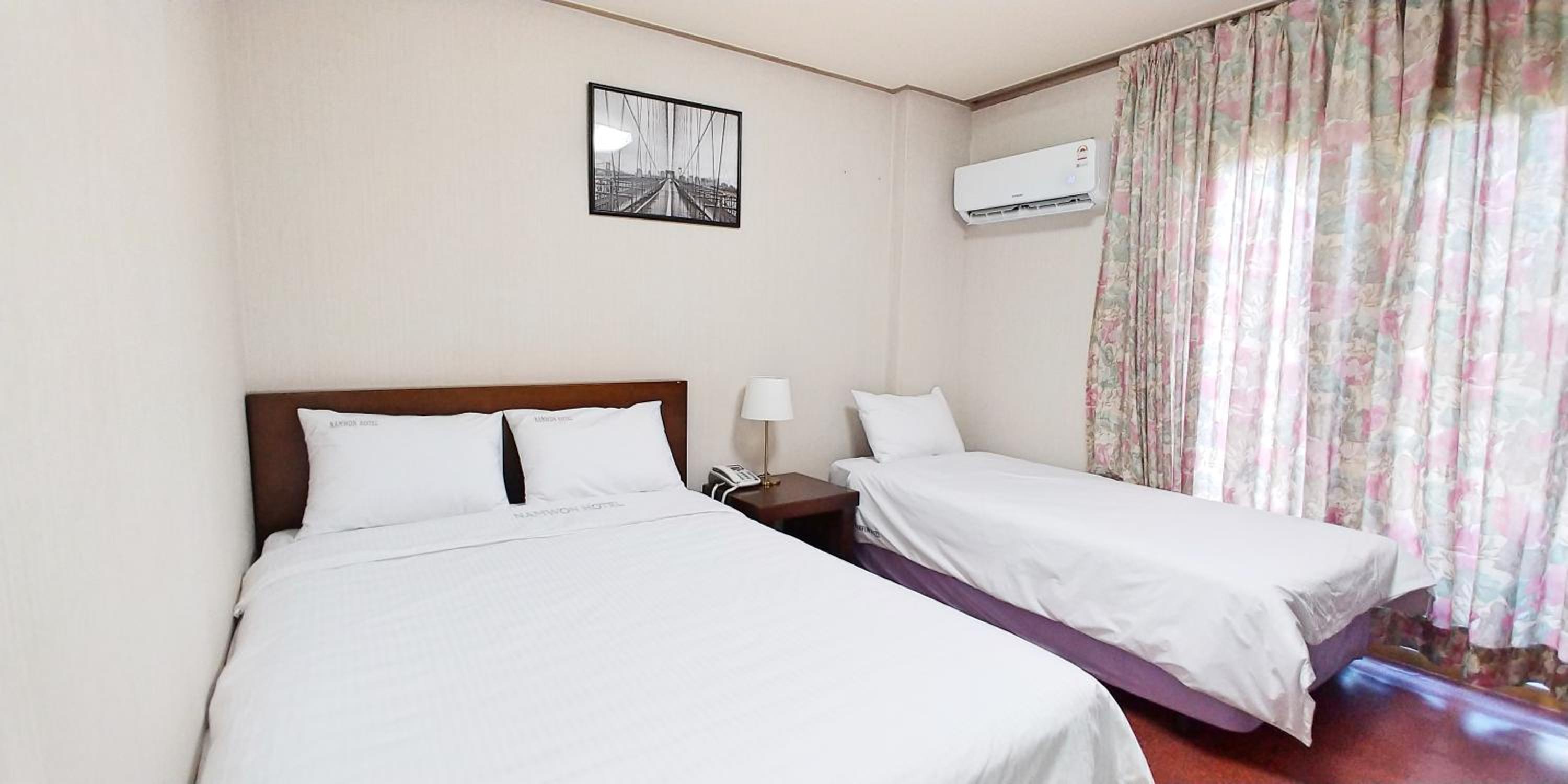 Twin Room with Mountain View - Photo 1
