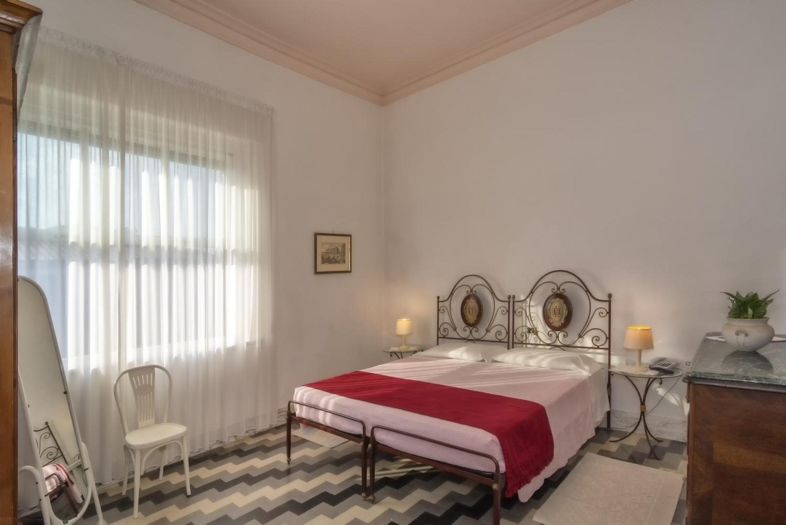 Double Room - Photo 24