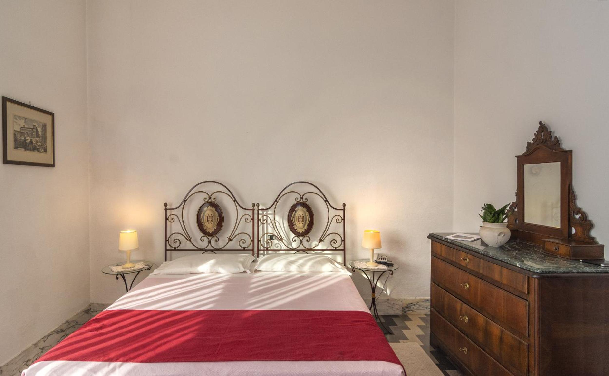 Double Room - Photo 23