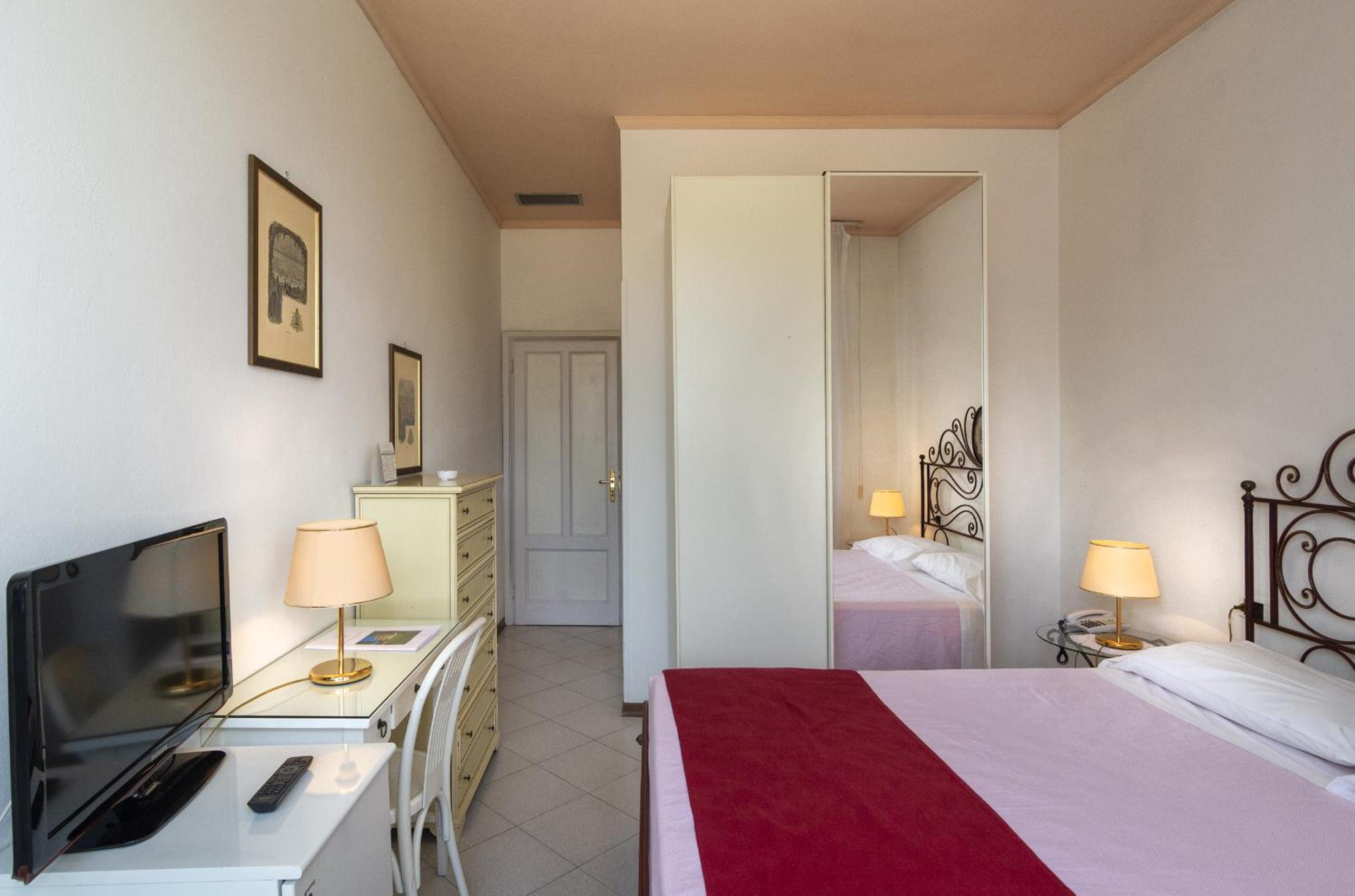 Double Room - Photo 22