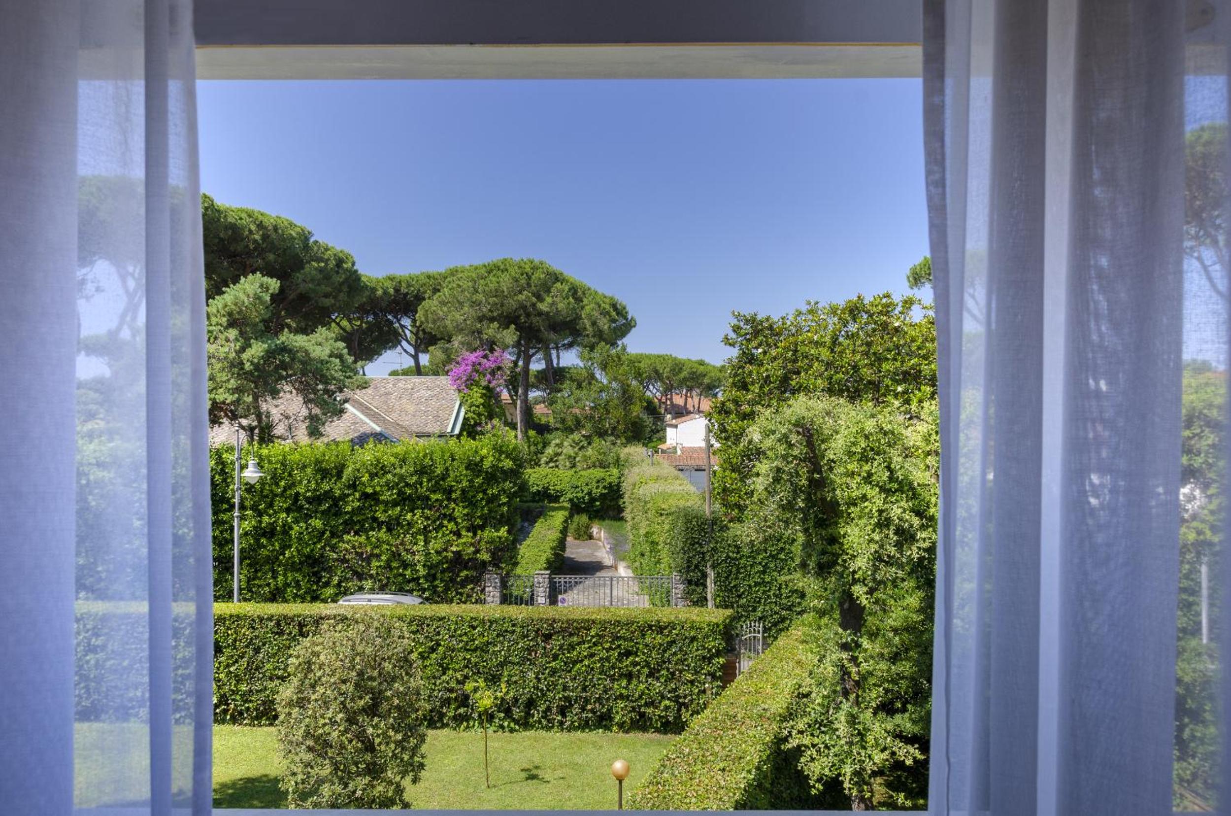 Double Room - Photo 13