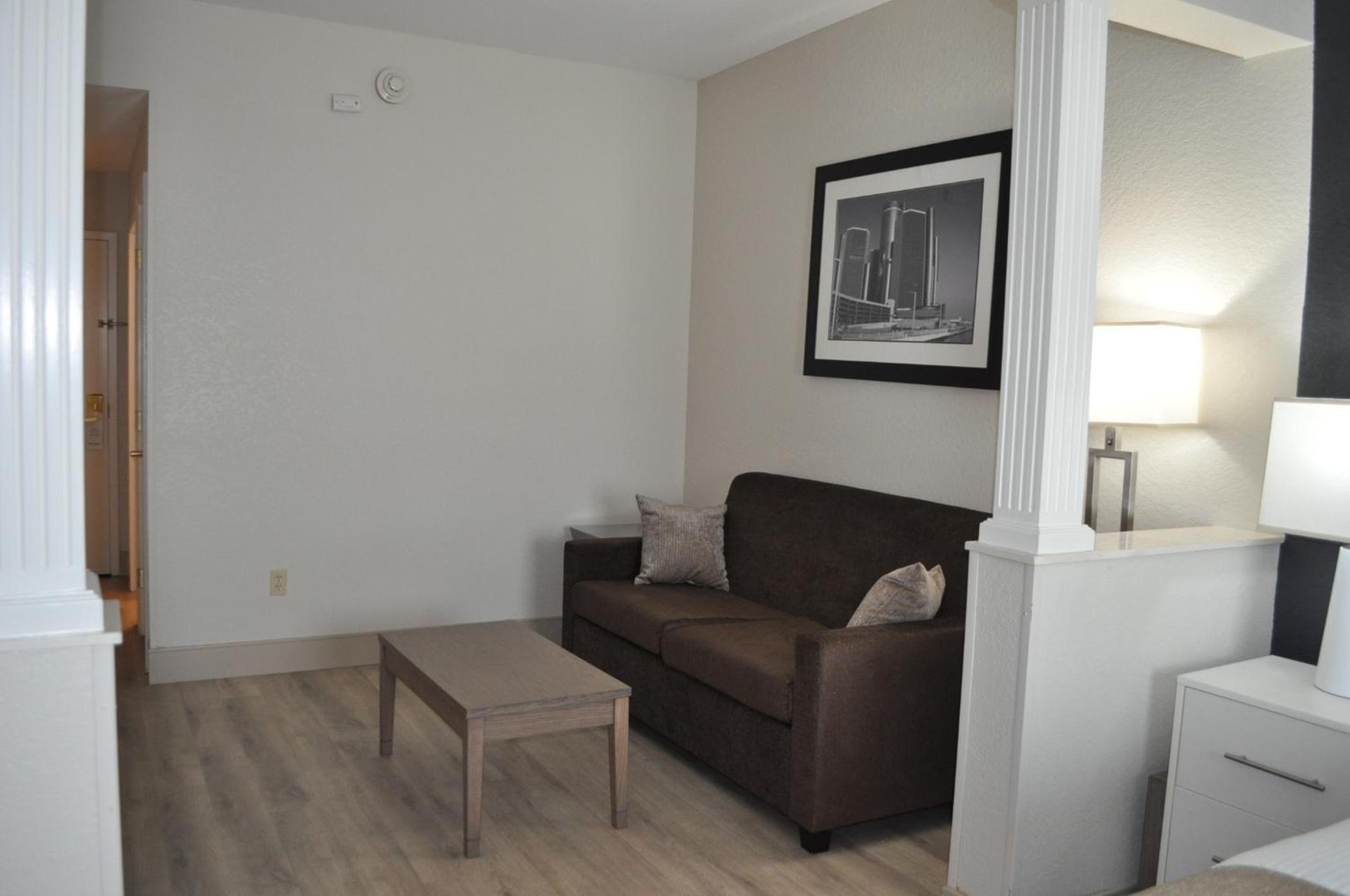 King Room with Sofa Bed - Non-Smoking photo 3