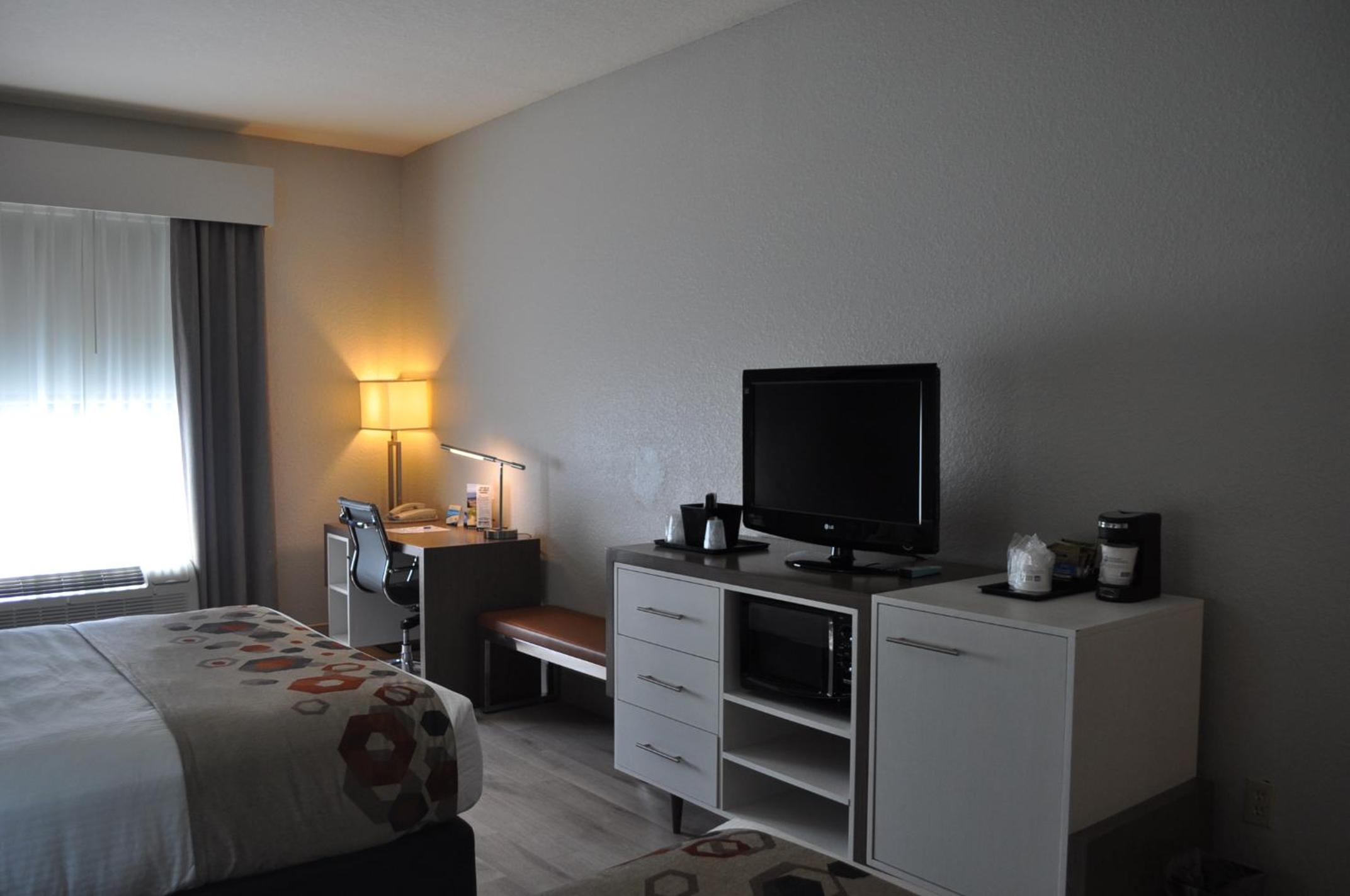 Queen Room with Two Queen Beds - Mobility Accessible/Non-Smoking photo 1