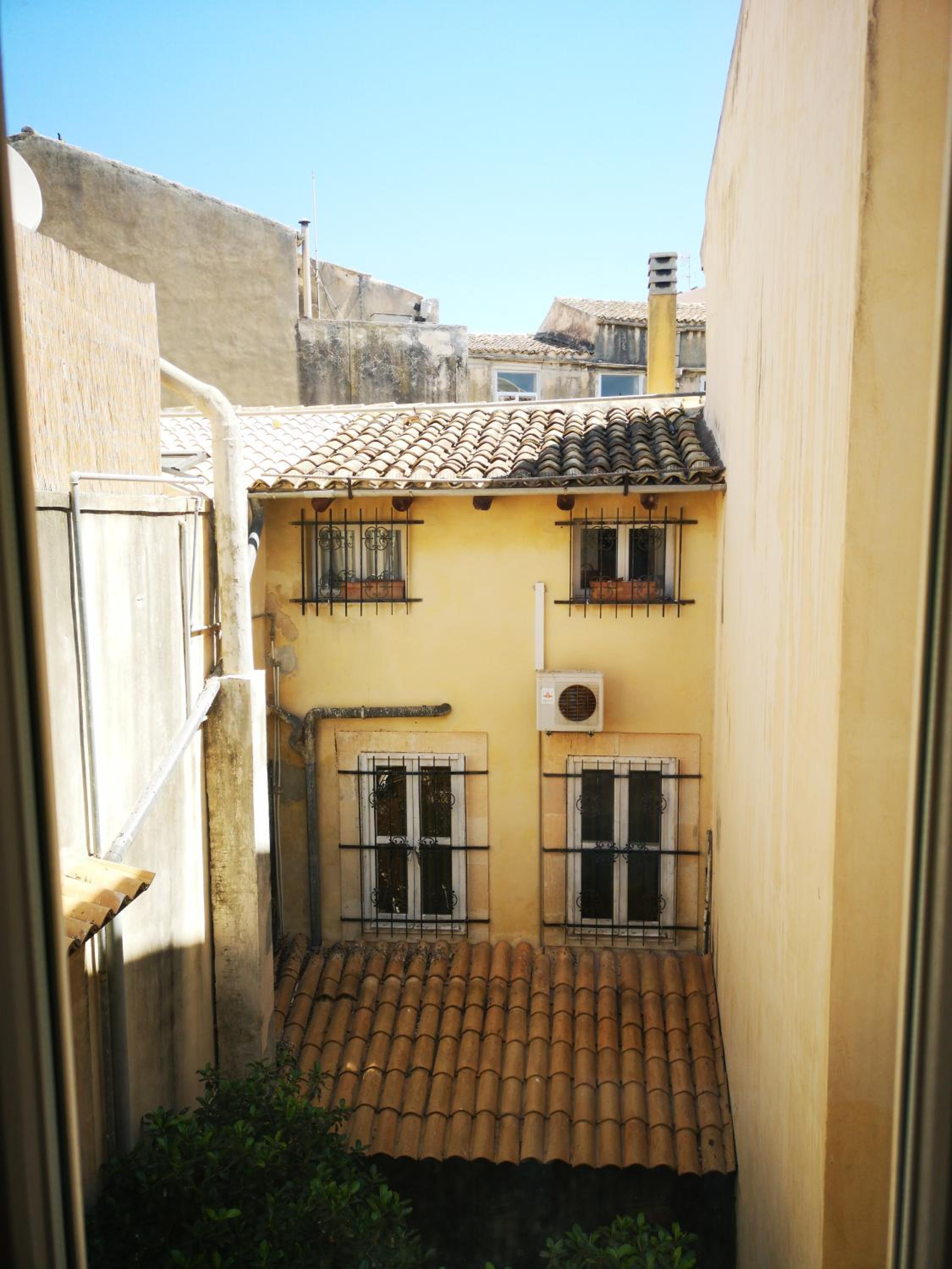 Double Room - Photo 5