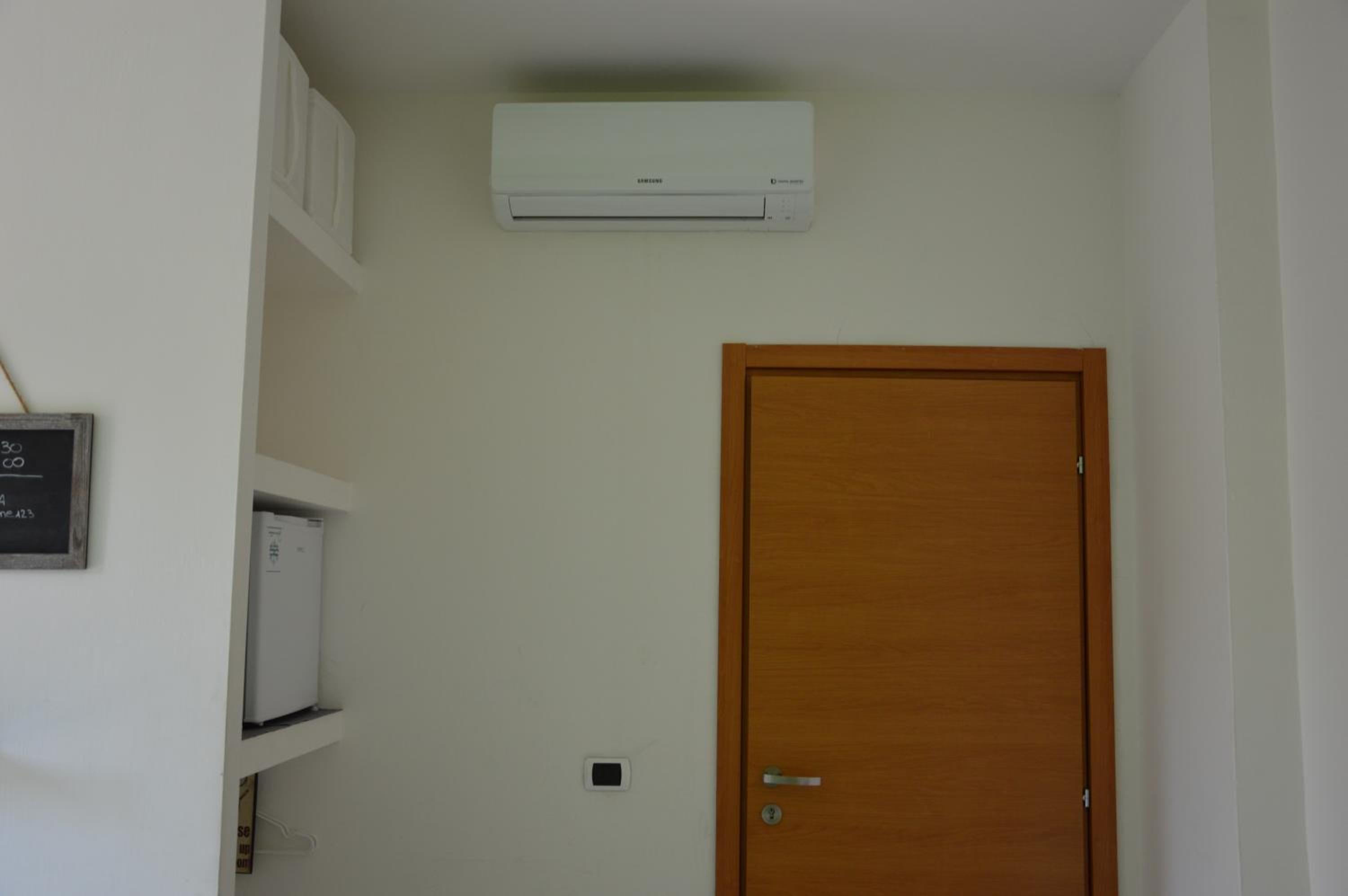 Standard Family Room - Photo 6