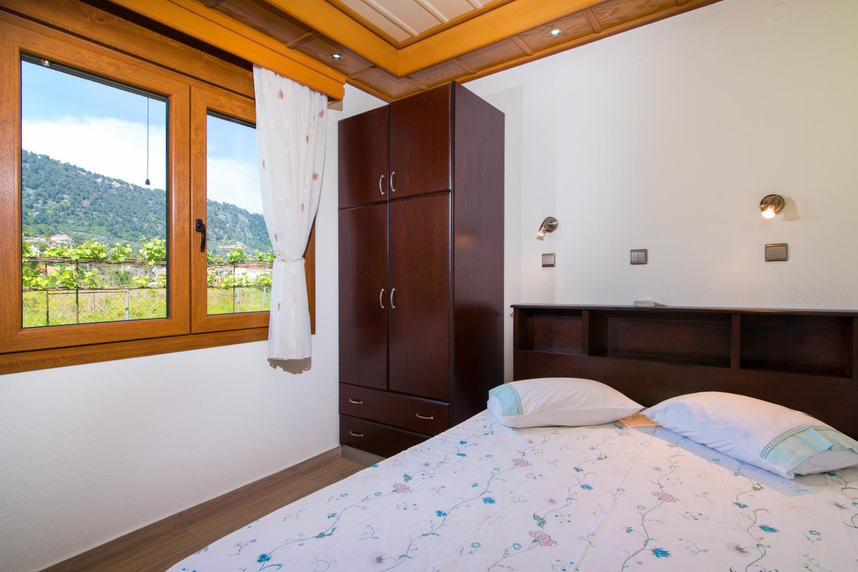 One-Bedroom House photo 1