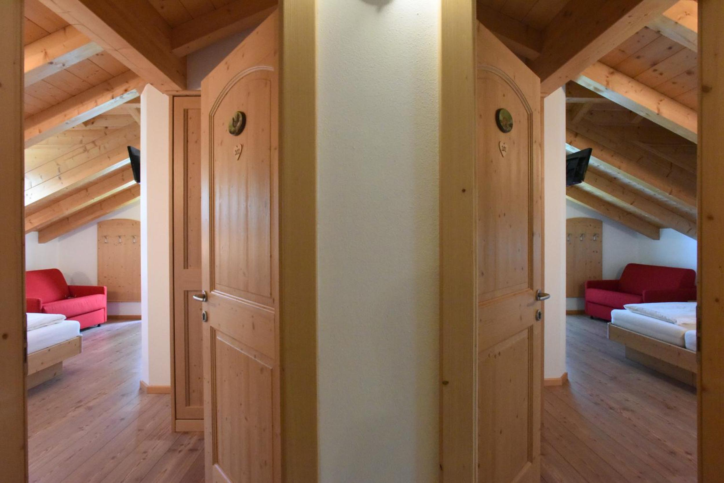 Family Room (2 Adults + 1 Child) photo 1