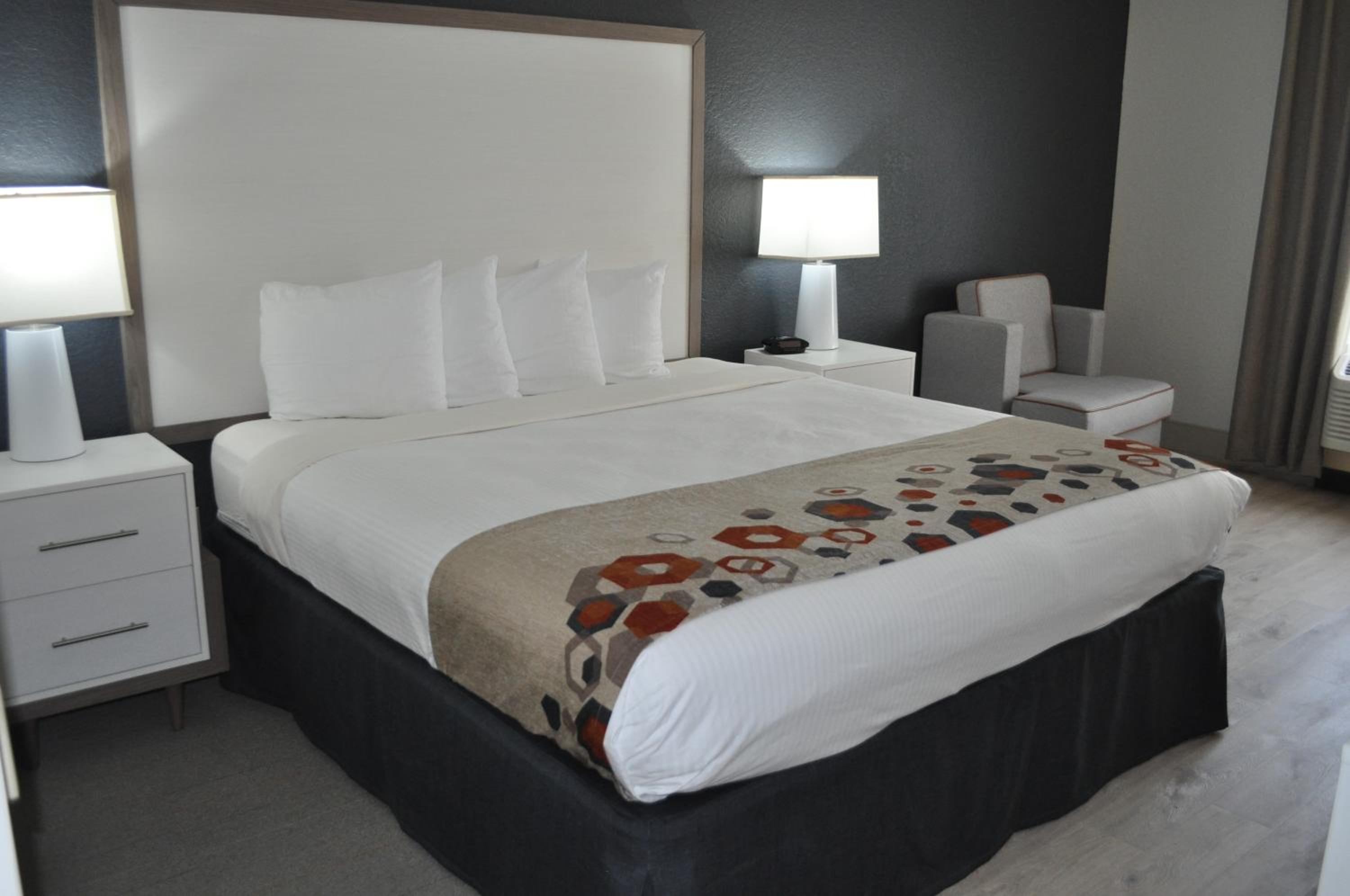 King Suite - Disability Access/Non-Smoking photo 3