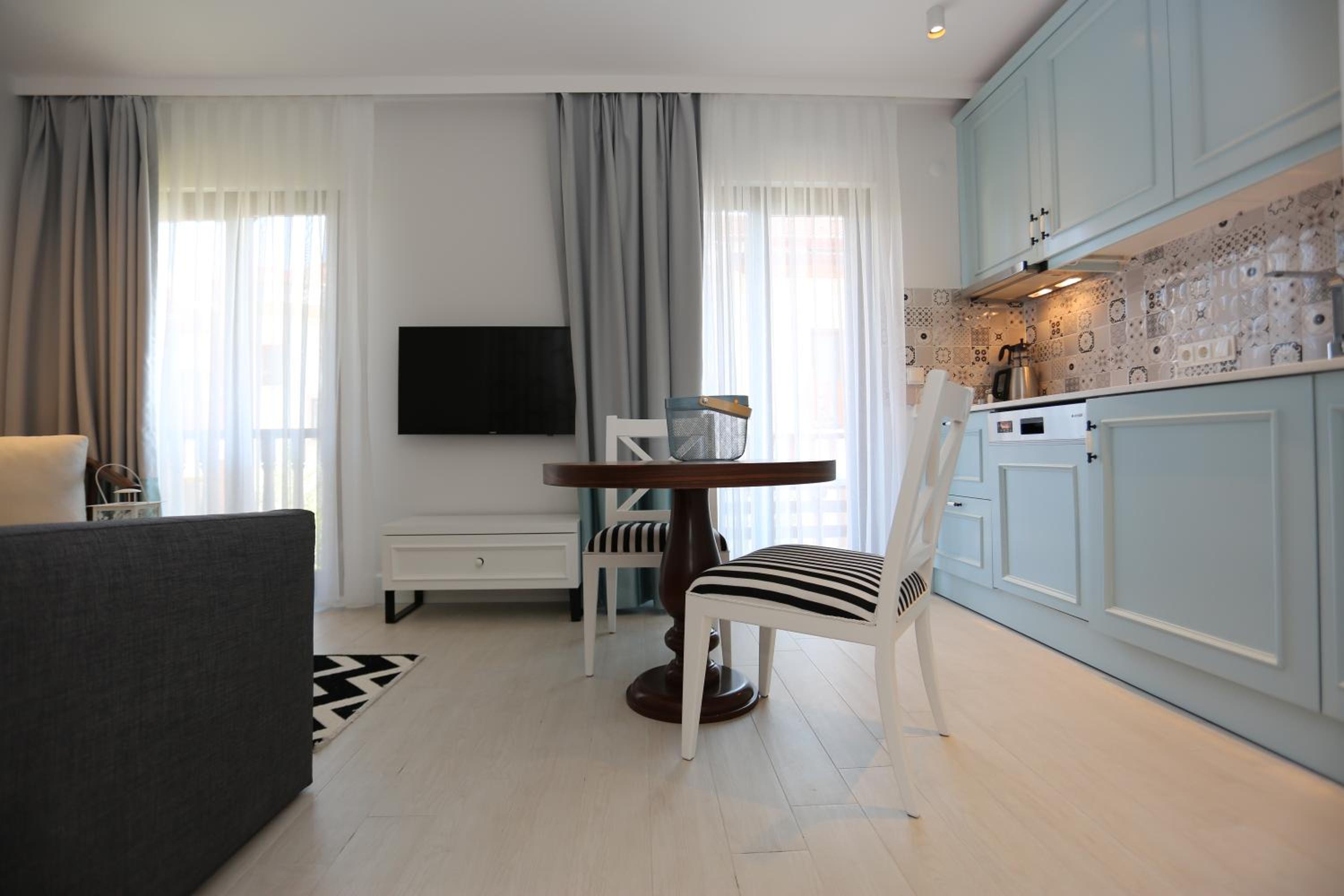 Apartment photo 1