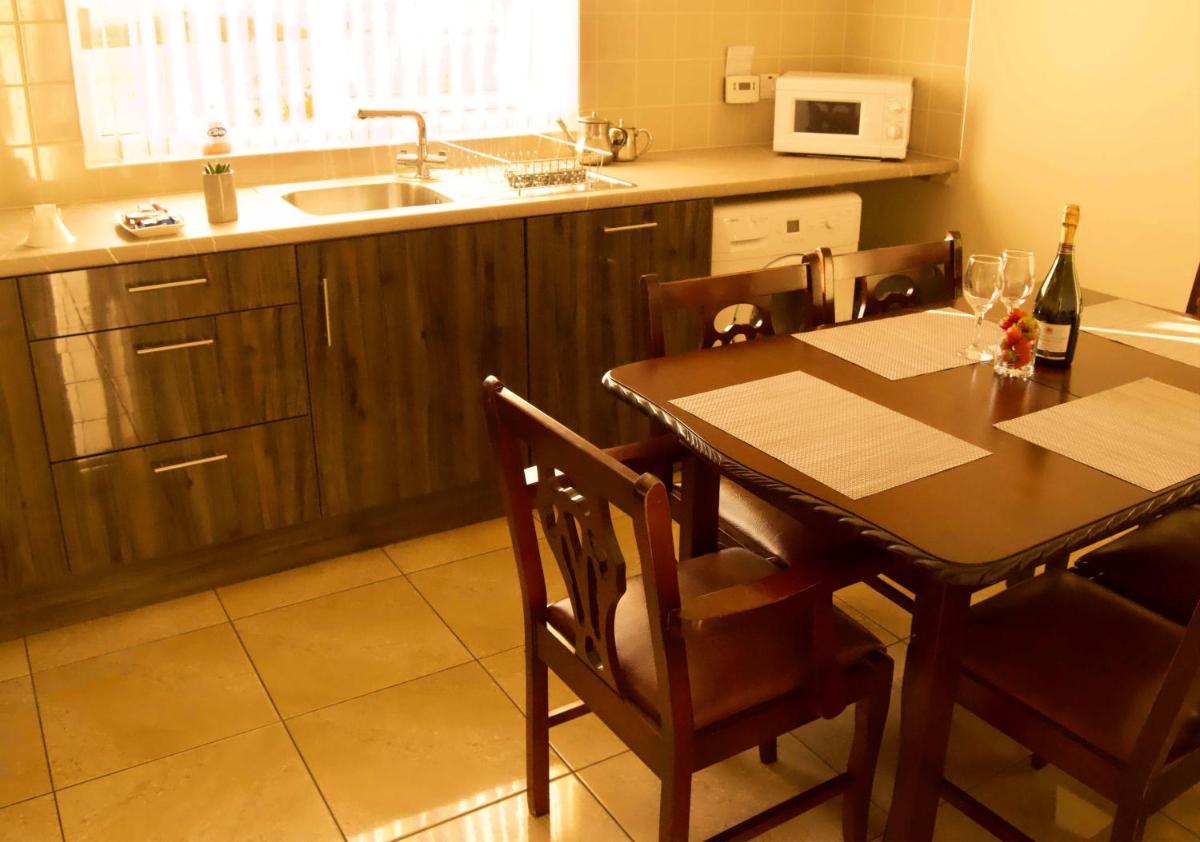 One-Bedroom House photo 2