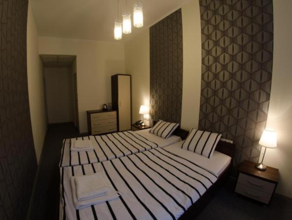 Deluxe Double Room - Photo 9
