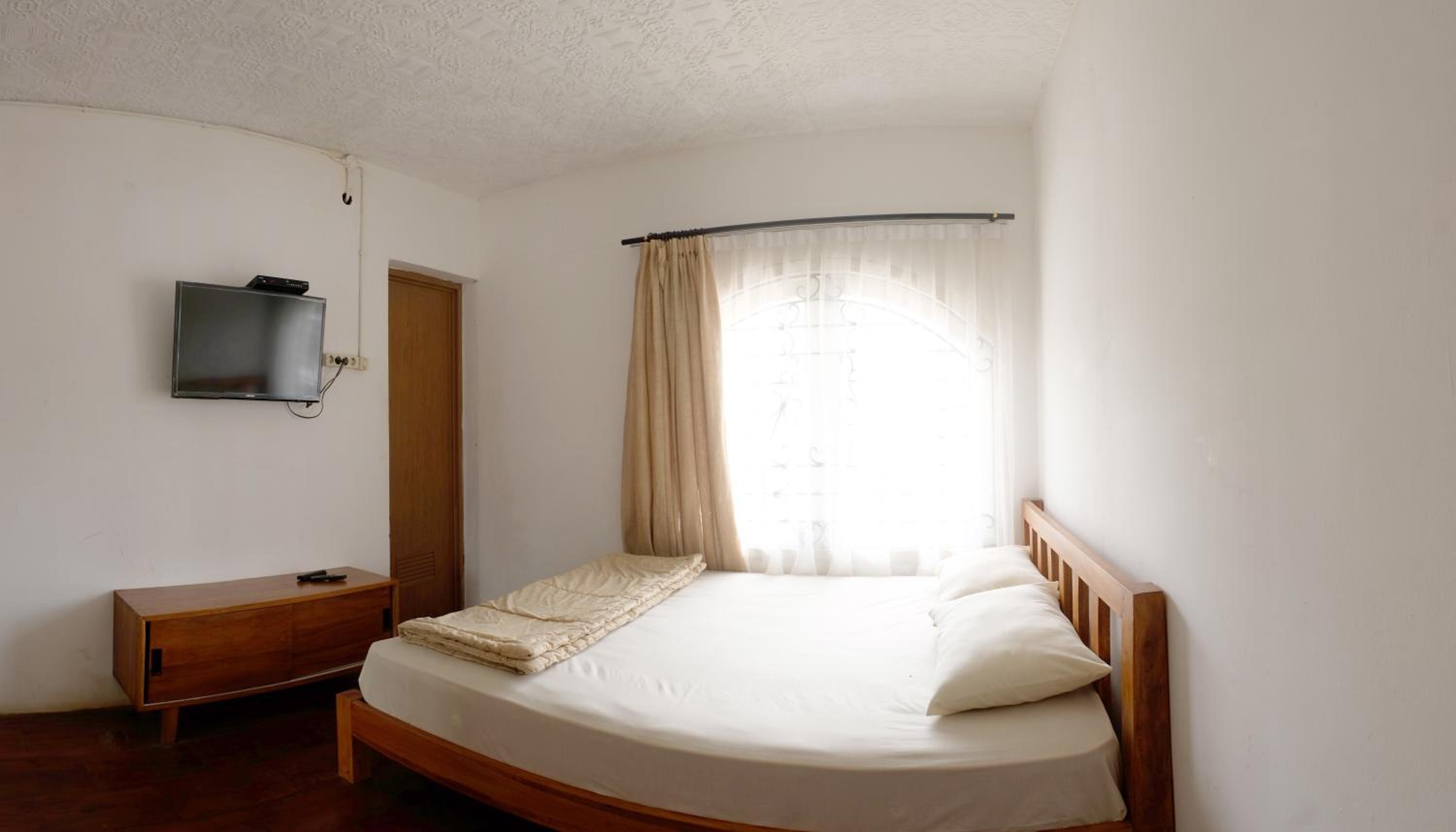 Standard Queen Room - Photo 1