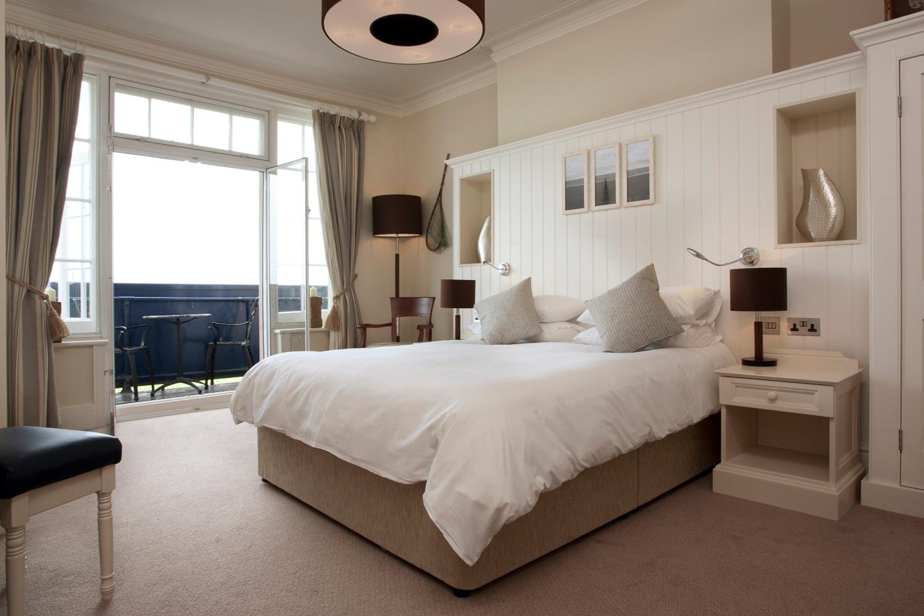 Superior Double Room with Balcony & Sea View photo 2