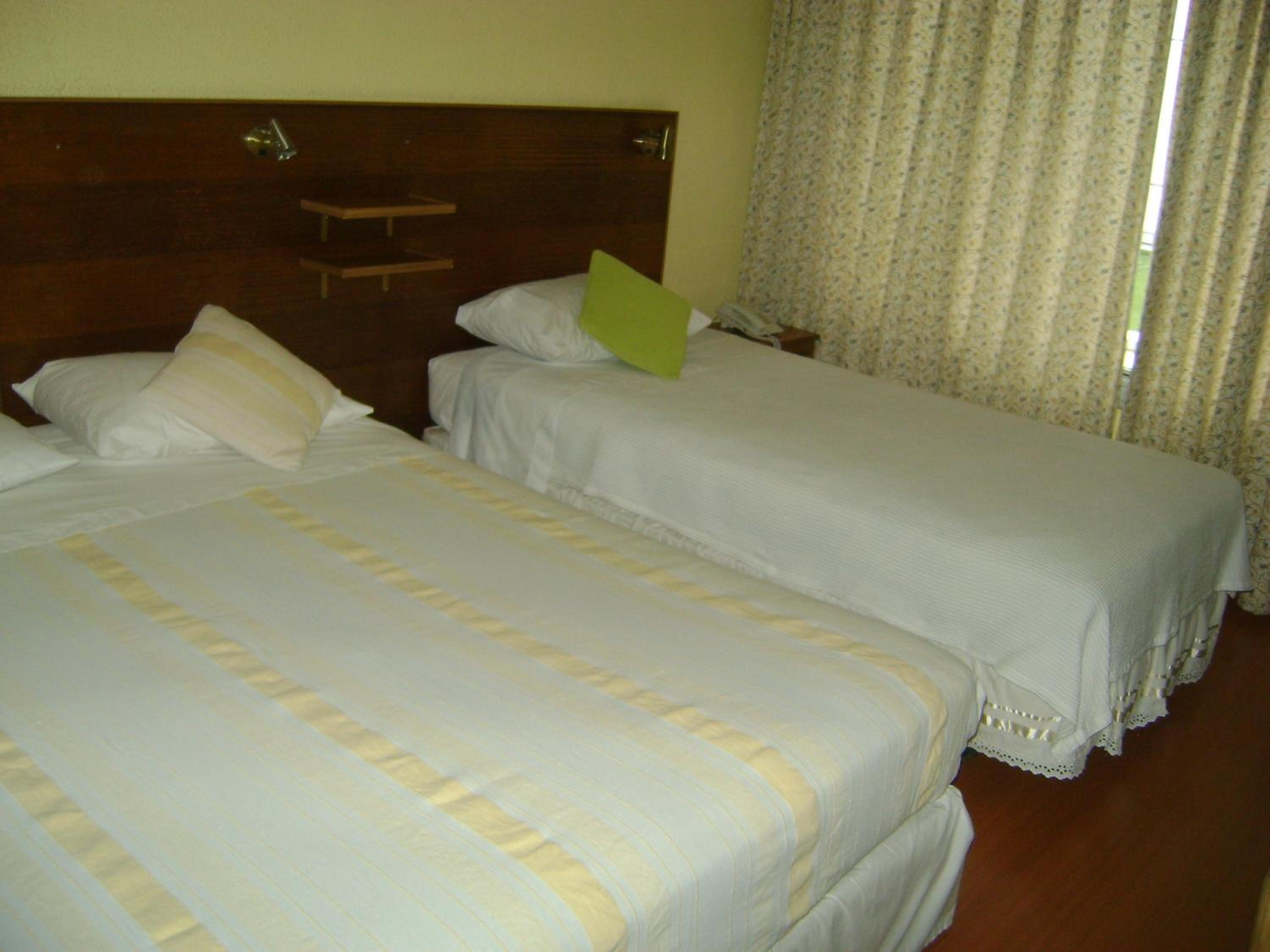 Standard Twin Room photo 2