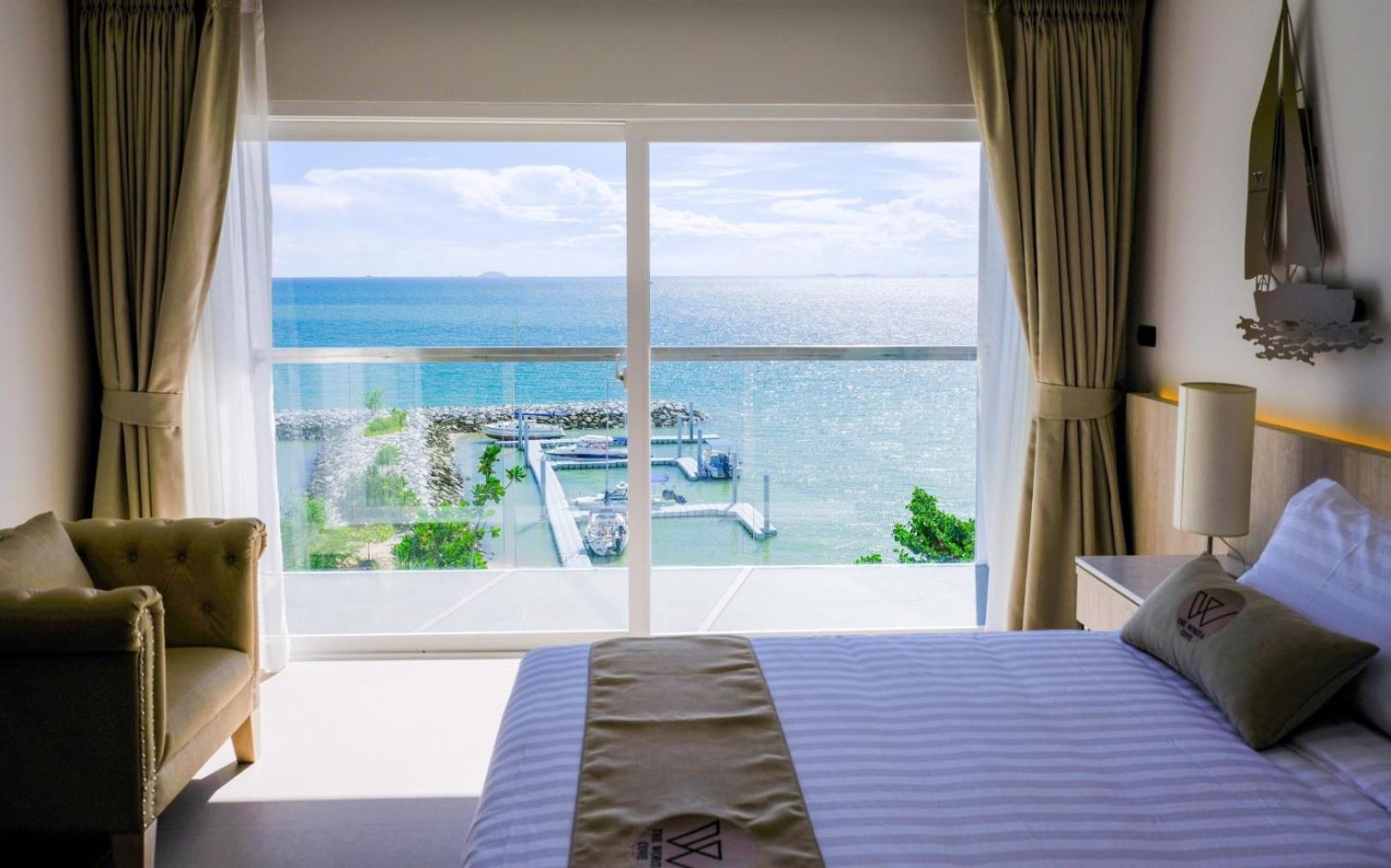 Deluxe Seaview with Free shuttle bus to pattaya down town photo 2