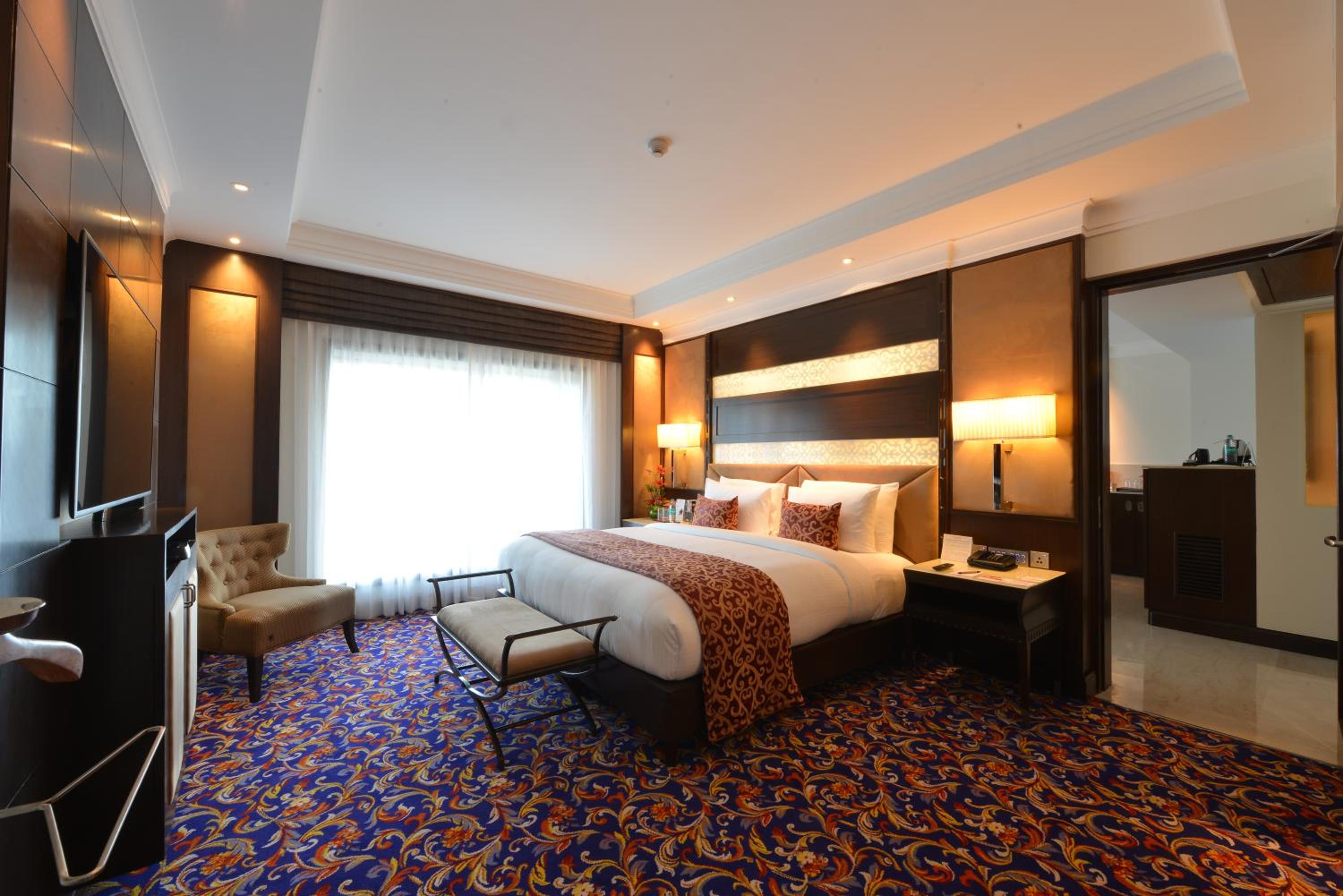 Deluxe King Suite (Non-Smoking)  photo 1