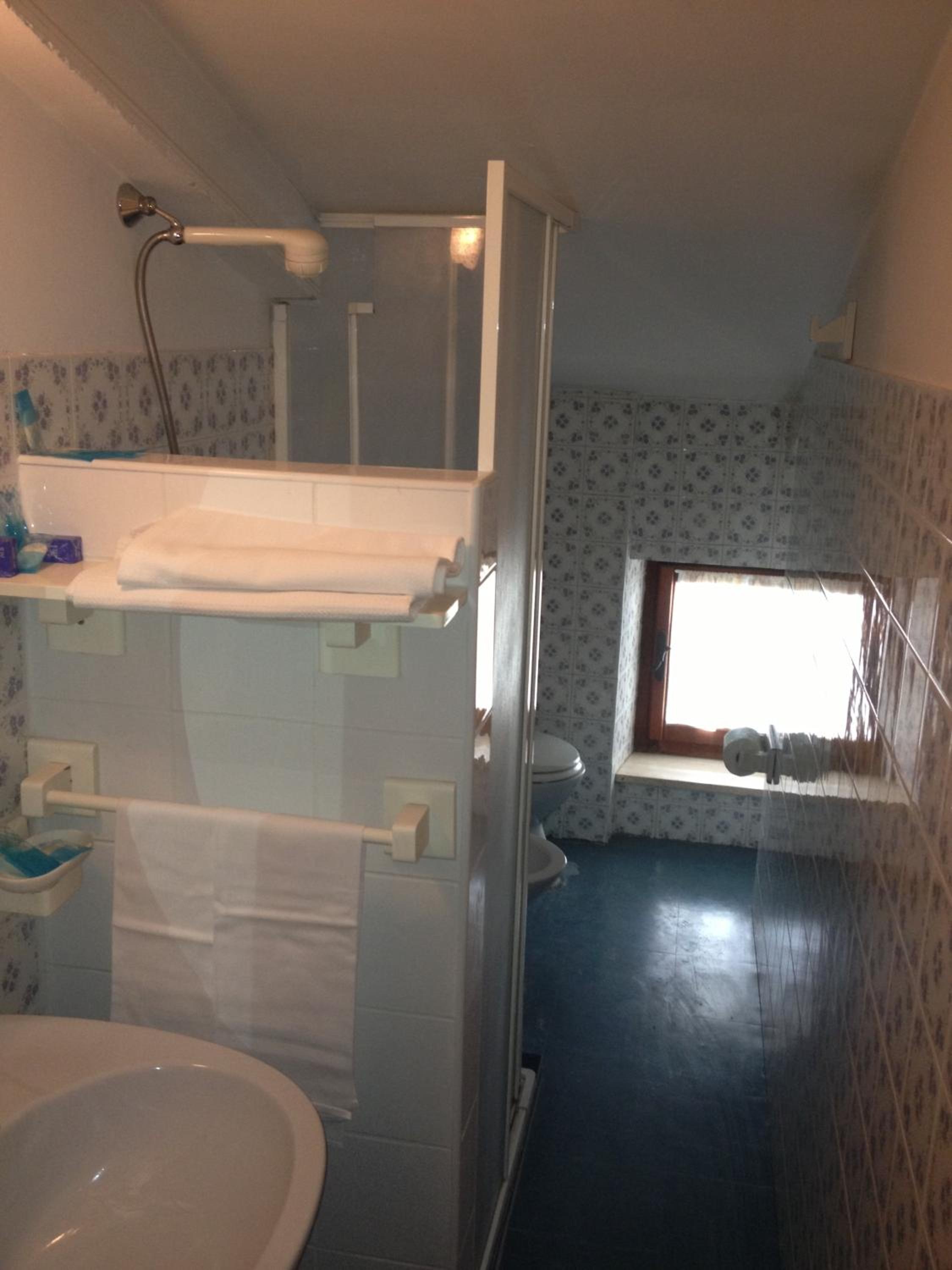 Triple Room - Attic photo 2