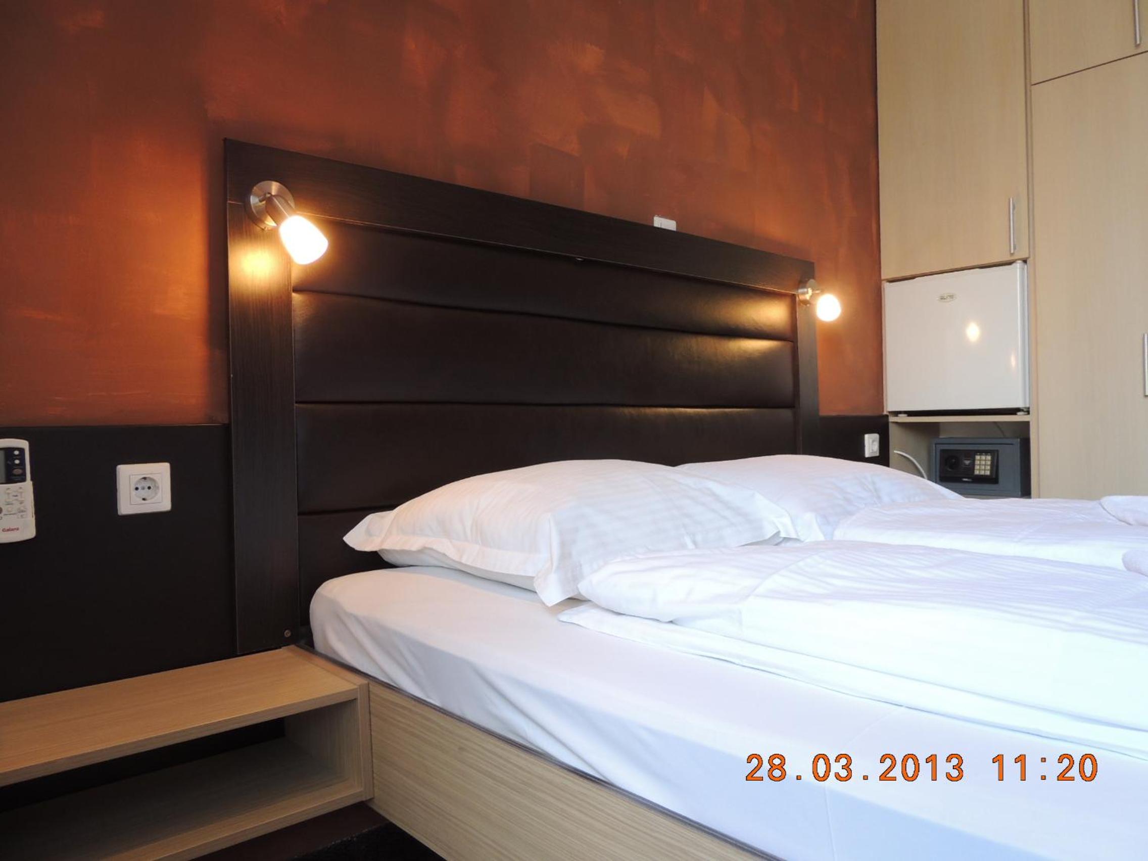 Economy Double Room with Balcony - Photo 14