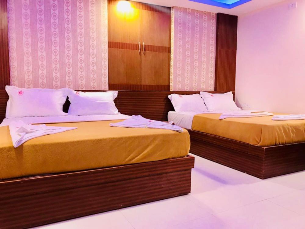 Deluxe Family Room