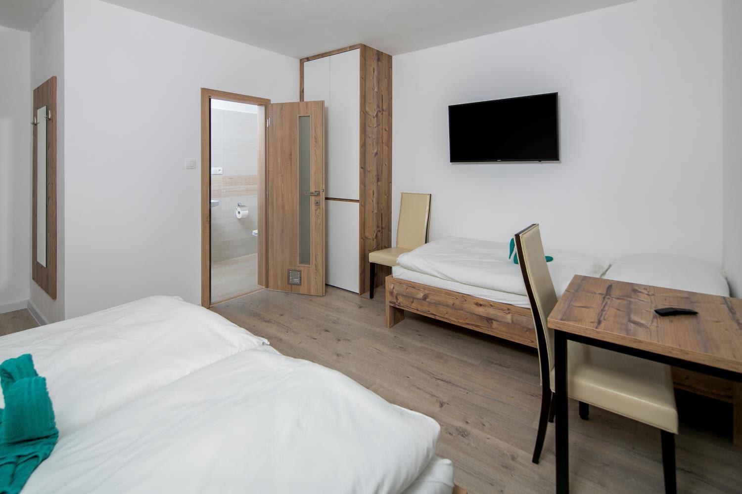 Standard King Room photo 2
