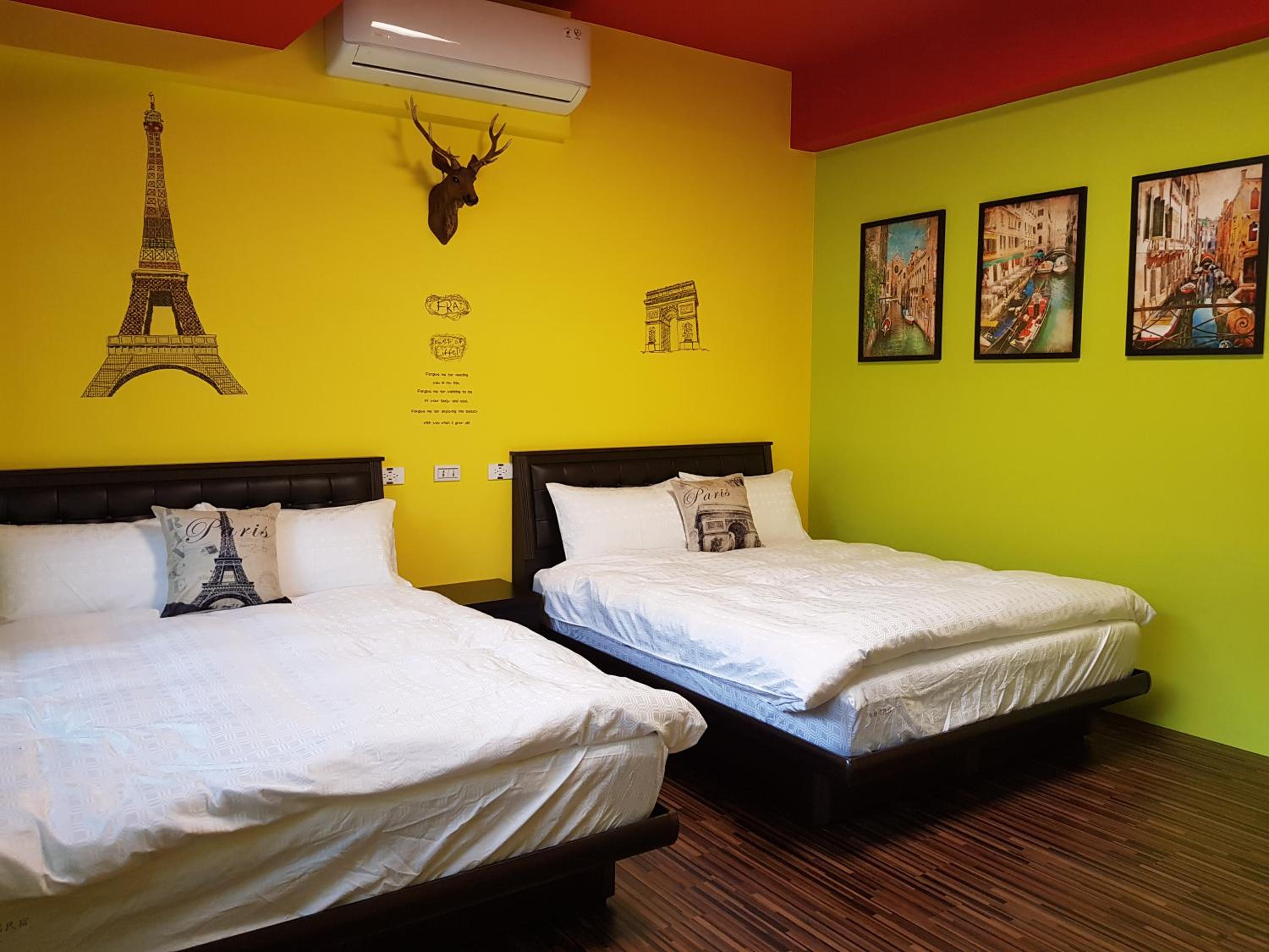 Quadruple Room with Private Bathroom