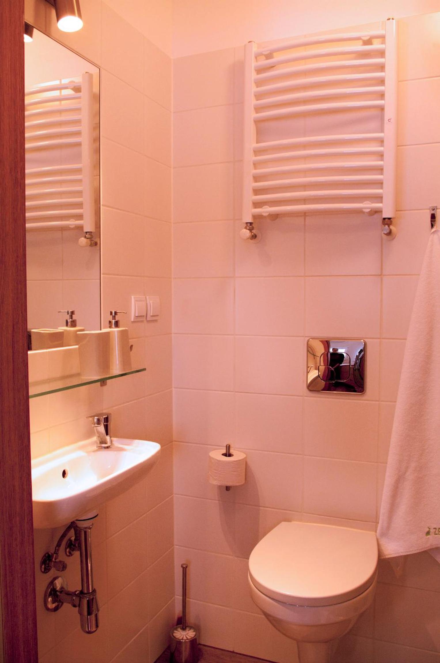 Double Room - Photo 8