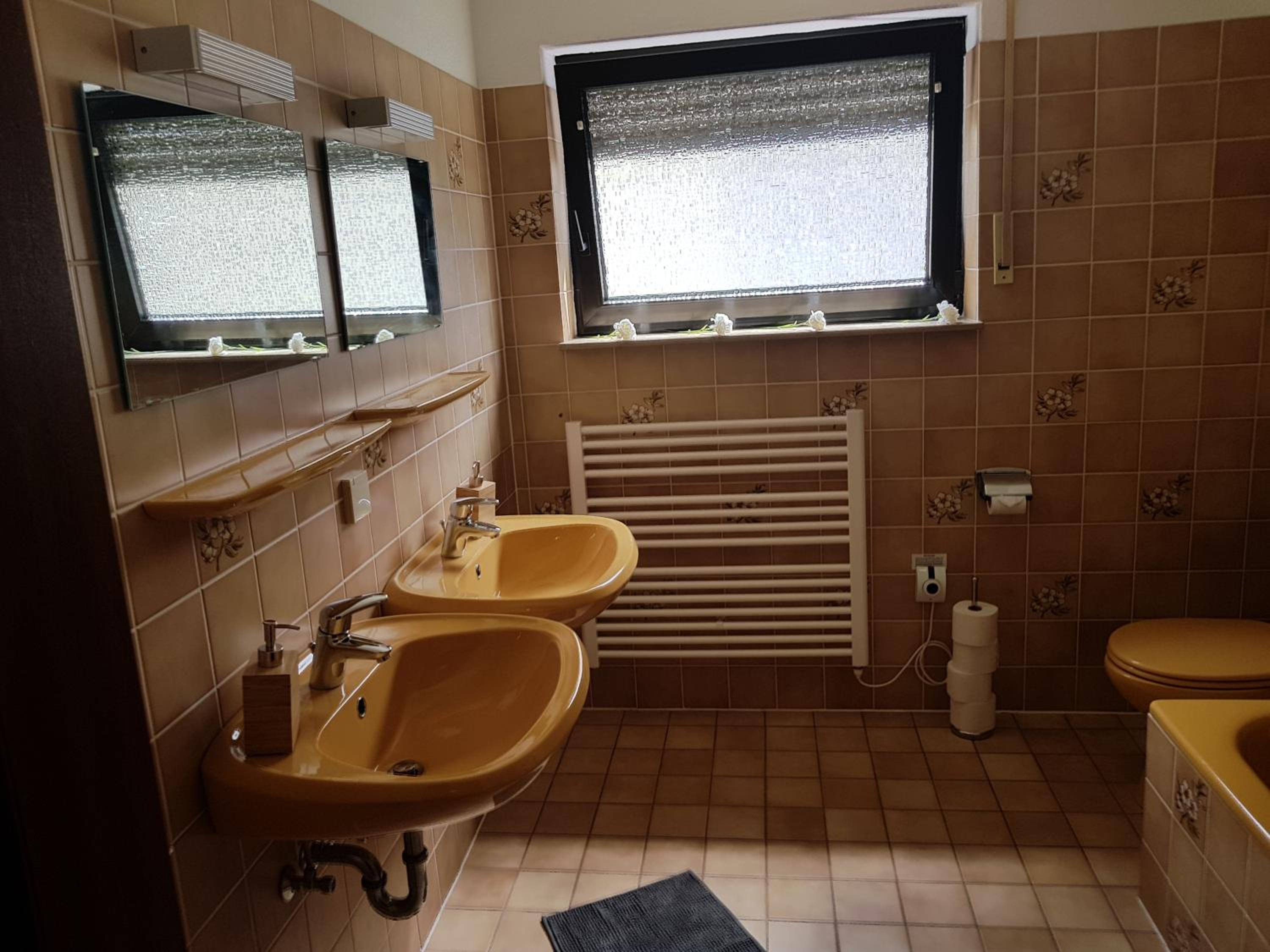 Double Room with Shared Bathroom photo 2
