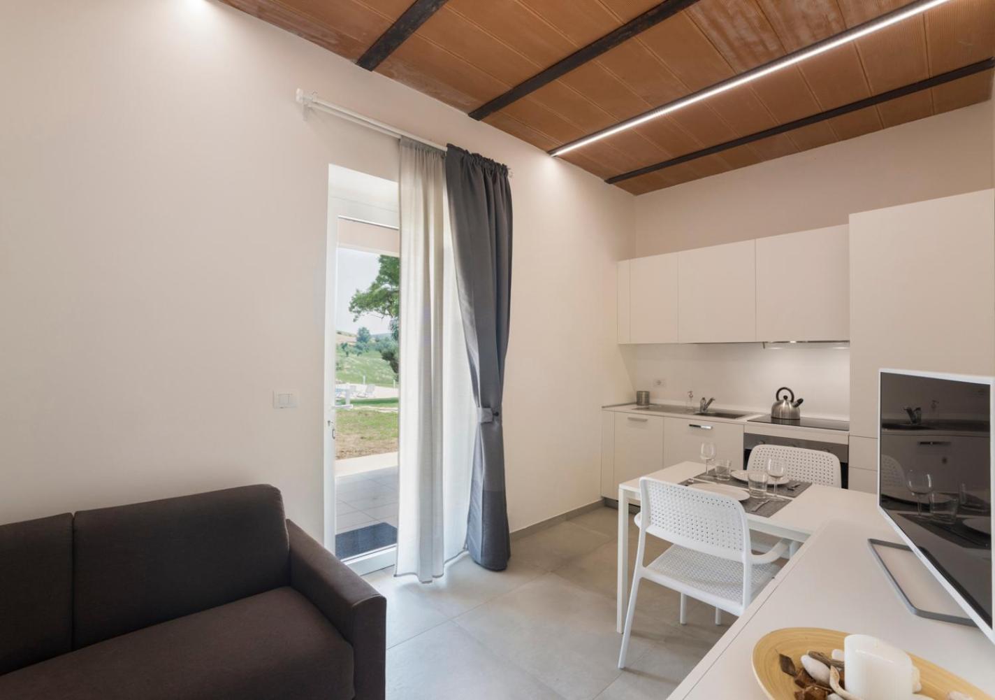 One-Bedroom Deluxe Apartment